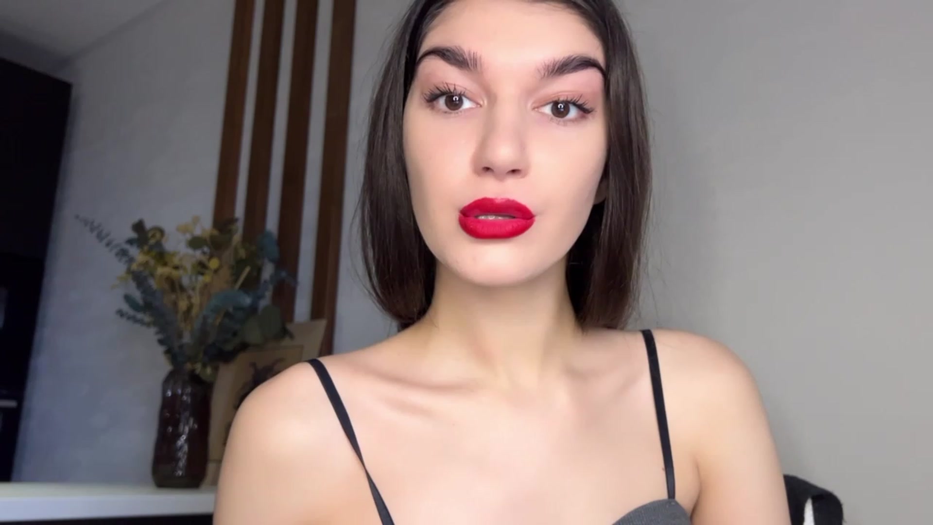 Gallery image thumbnail from BowtoRina's myfreecams stream on, 11/27/2023, 13:29 image 7 of 20