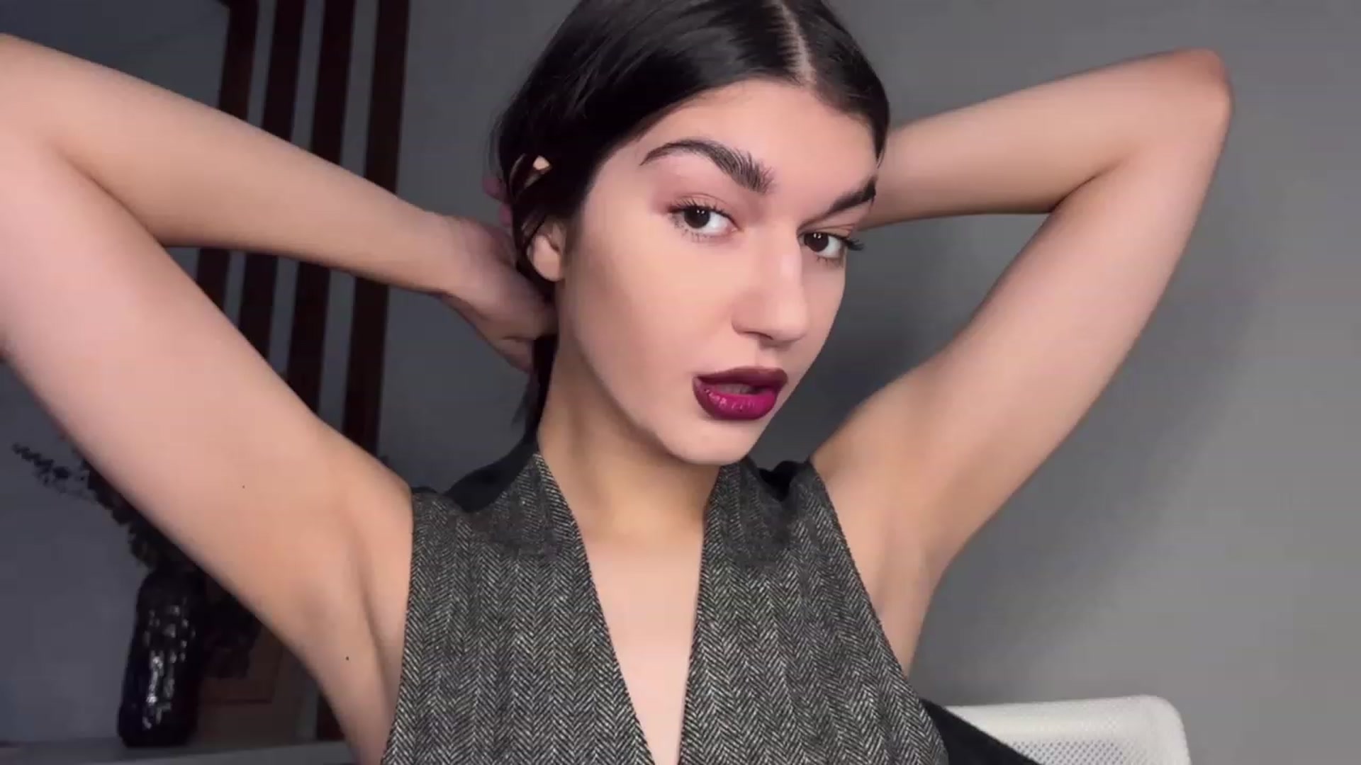 Gallery image thumbnail from BowtoRina's myfreecams stream on, 12/06/2023, 12:33 image 17 of 20