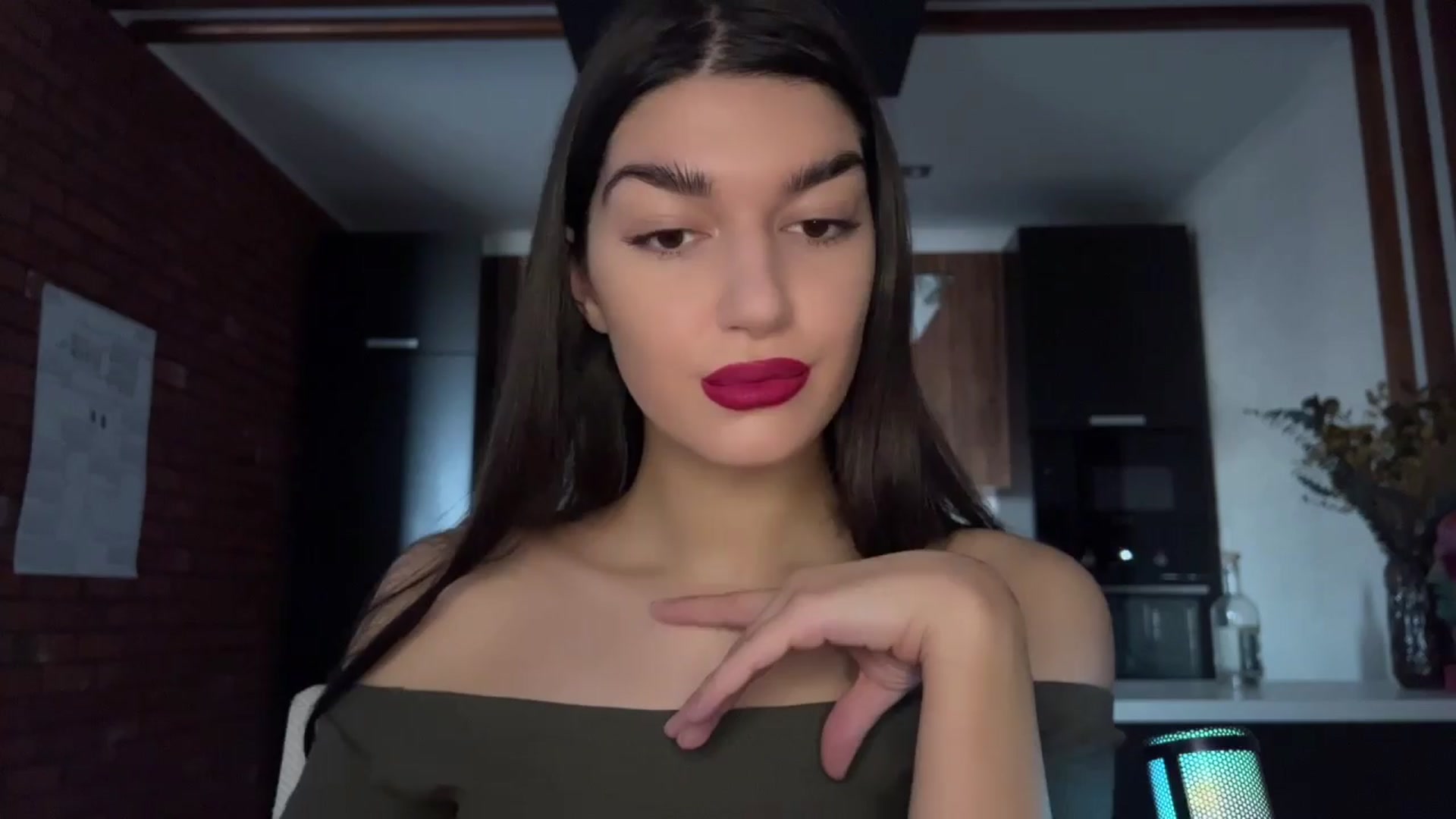 Gallery image thumbnail from BowtoRina's myfreecams stream on, 04/02/2024, 12:45 image 12 of 20