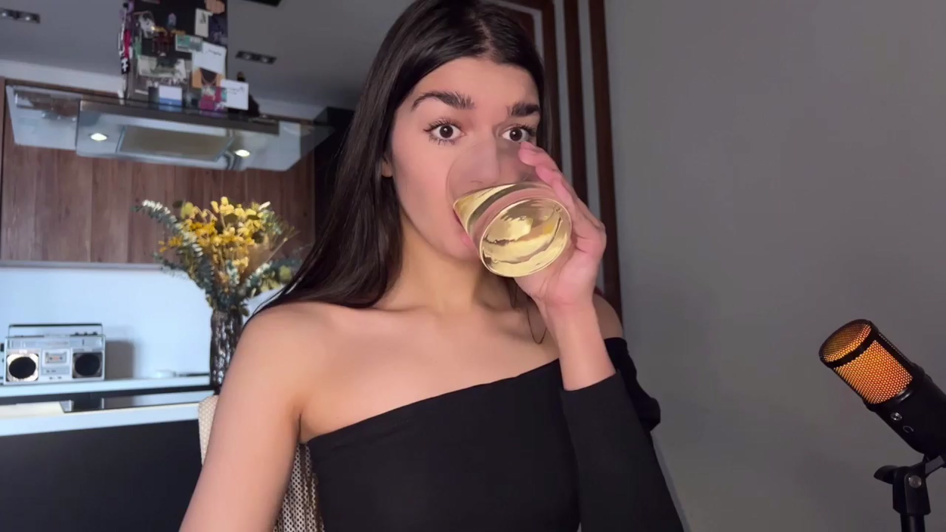 Gallery image thumbnail from BowtoRina's myfreecams stream on, 04/09/2024, 13:39 image 14 of 20