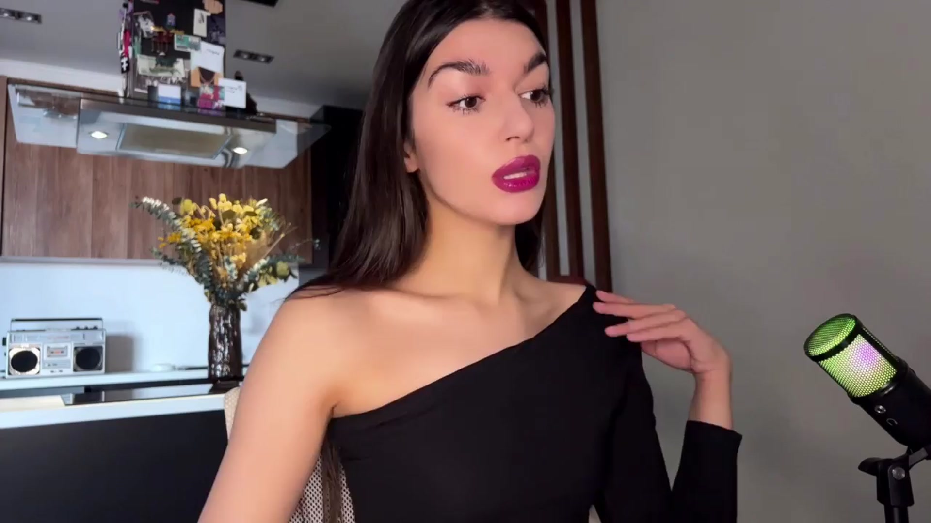 Gallery image thumbnail from BowtoRina's myfreecams stream on, 04/09/2024, 13:39 image 4 of 20