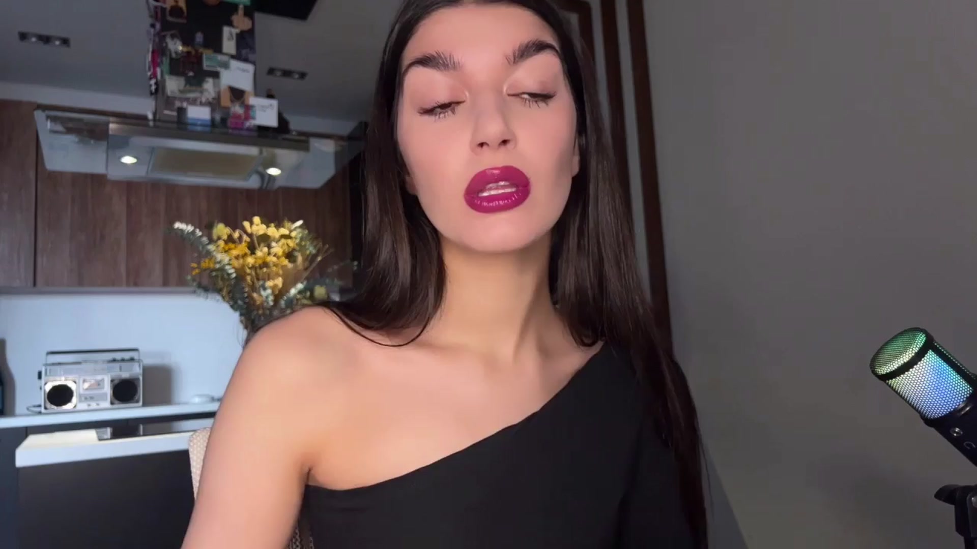 Gallery image thumbnail from BowtoRina's myfreecams stream on, 04/09/2024, 14:05 image 15 of 20