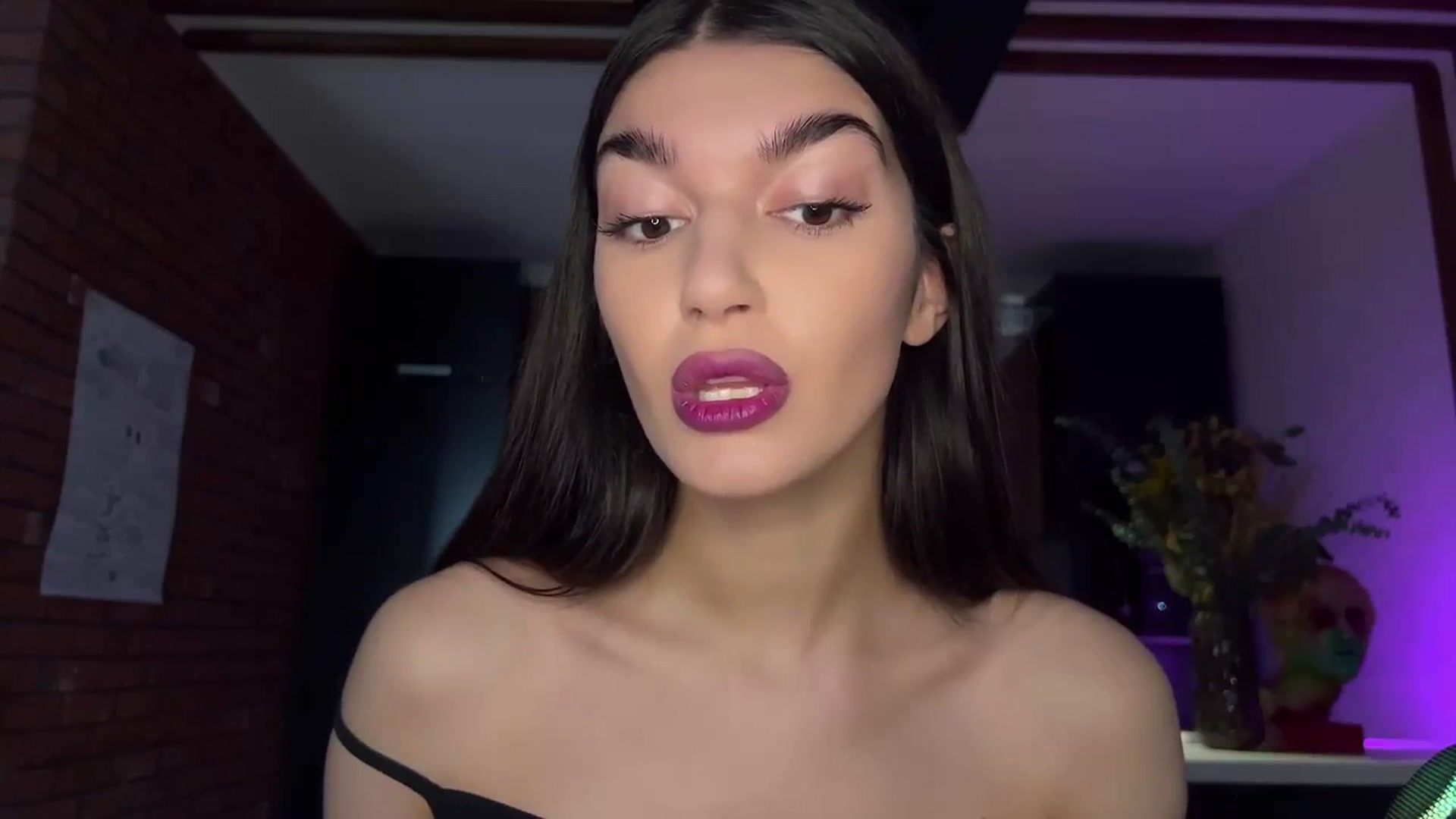 Gallery image thumbnail from BowtoRina's myfreecams stream on, 05/21/2024, 13:49 image 17 of 20
