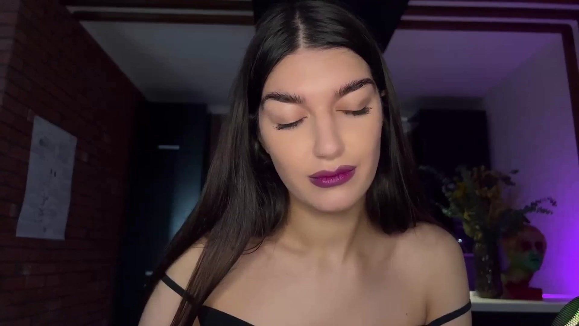 Gallery image thumbnail from BowtoRina's myfreecams stream on, 05/21/2024, 13:49 image 20 of 20