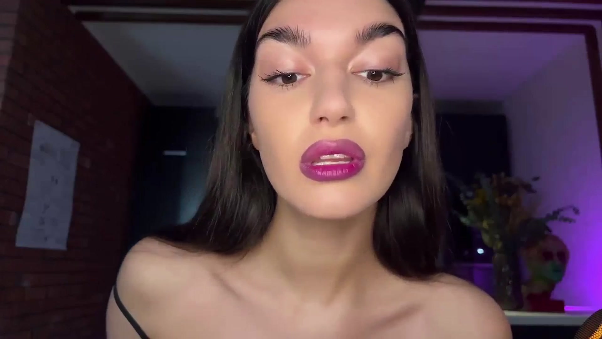 Gallery image thumbnail from BowtoRina's myfreecams stream on, 05/21/2024, 13:49 image 11 of 20