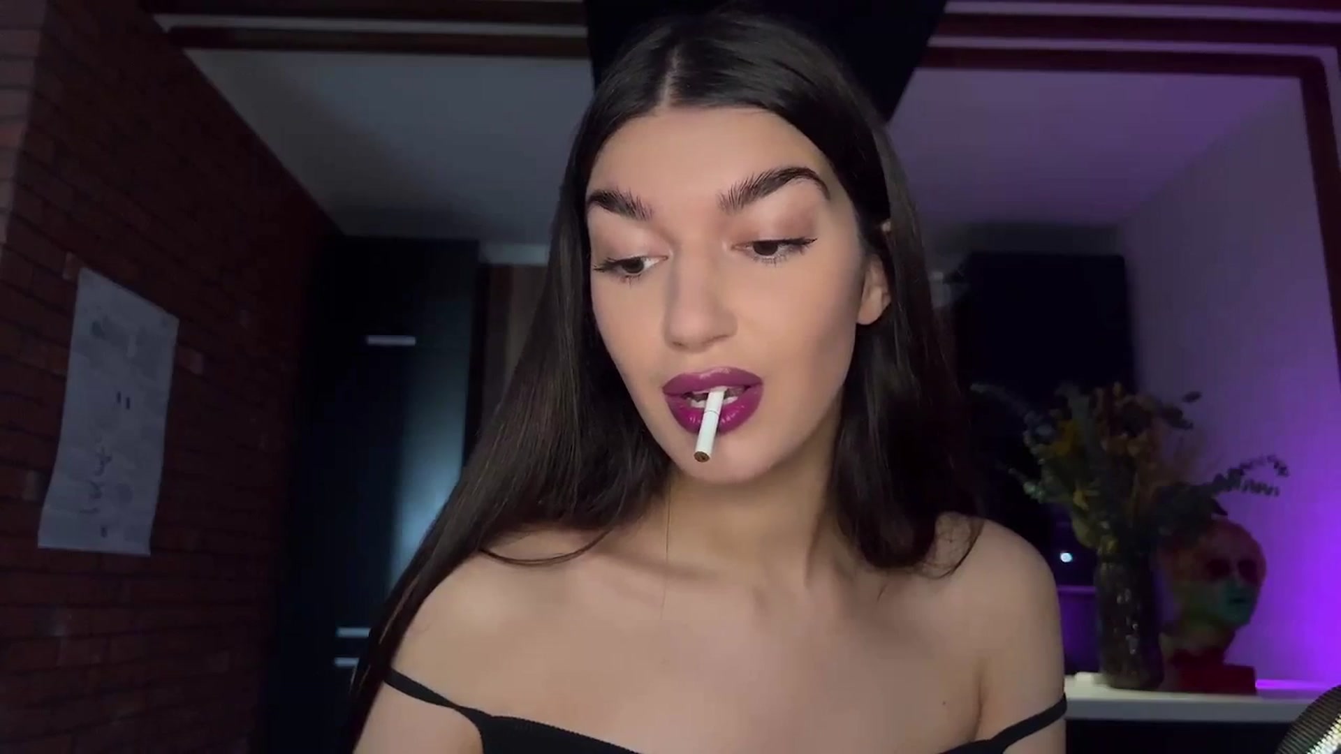 Gallery image thumbnail from BowtoRina's myfreecams stream on, 05/21/2024, 13:49 image 8 of 20