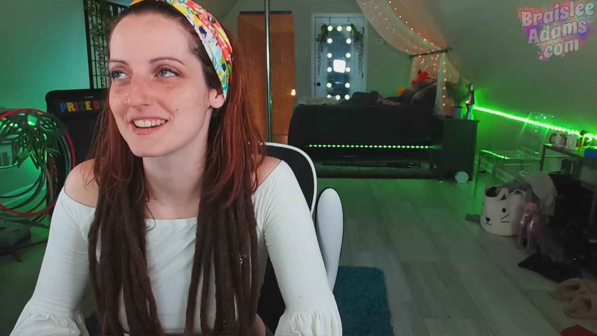 Gallery image thumbnail from BraisleeAdams's myfreecams stream on, 03/29/2023, 04:40 image 2 of 20