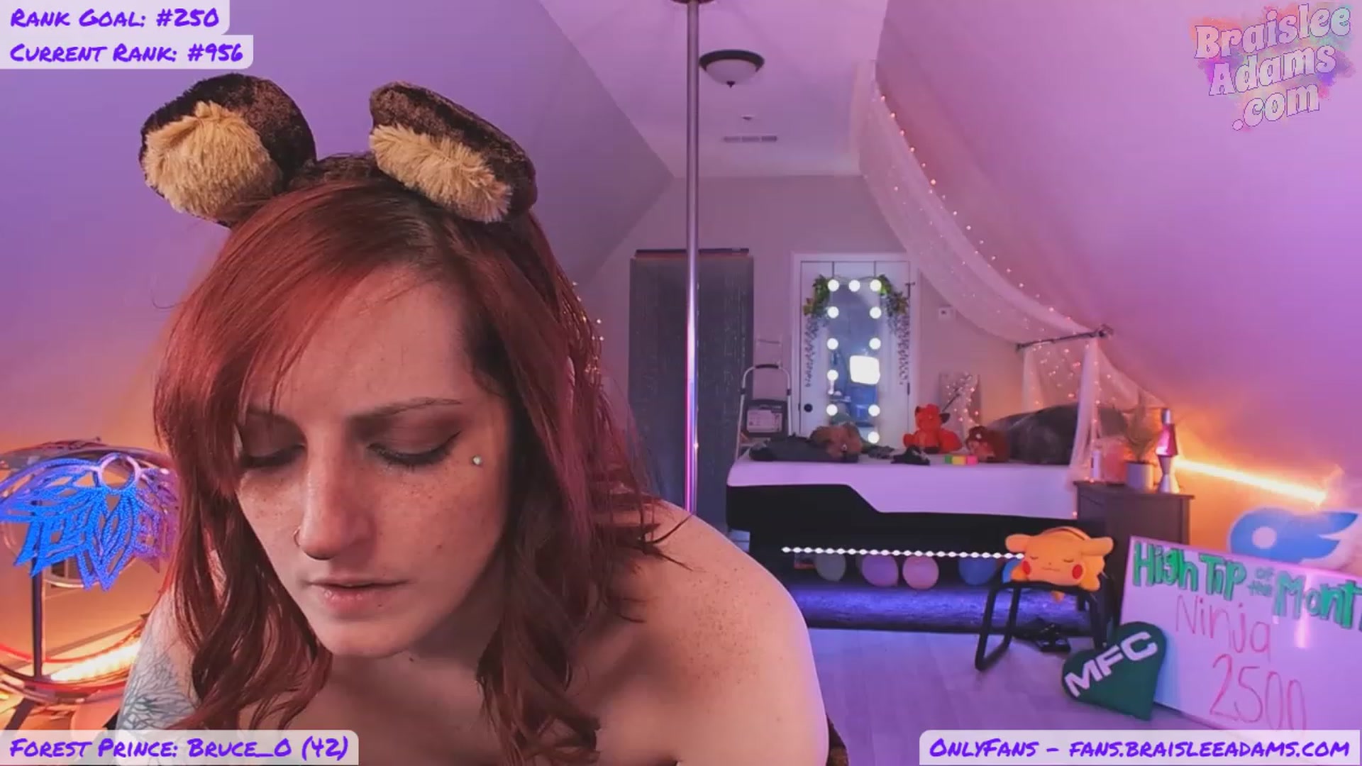 Gallery image thumbnail from BraisleeAdams's myfreecams stream on, 10/18/2023, 02:06 image 7 of 20