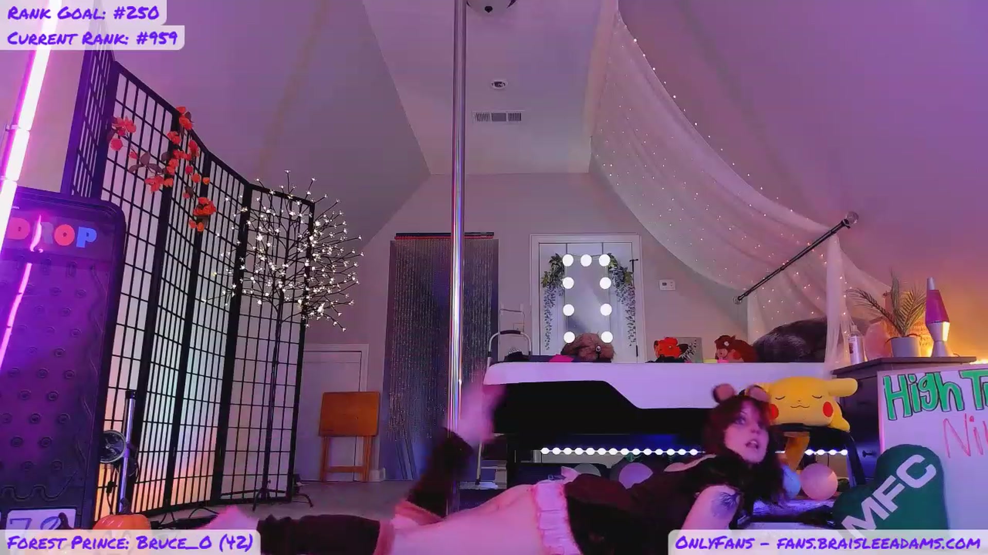 Gallery image thumbnail from BraisleeAdams's myfreecams stream on, 10/18/2023, 04:26 image 10 of 20