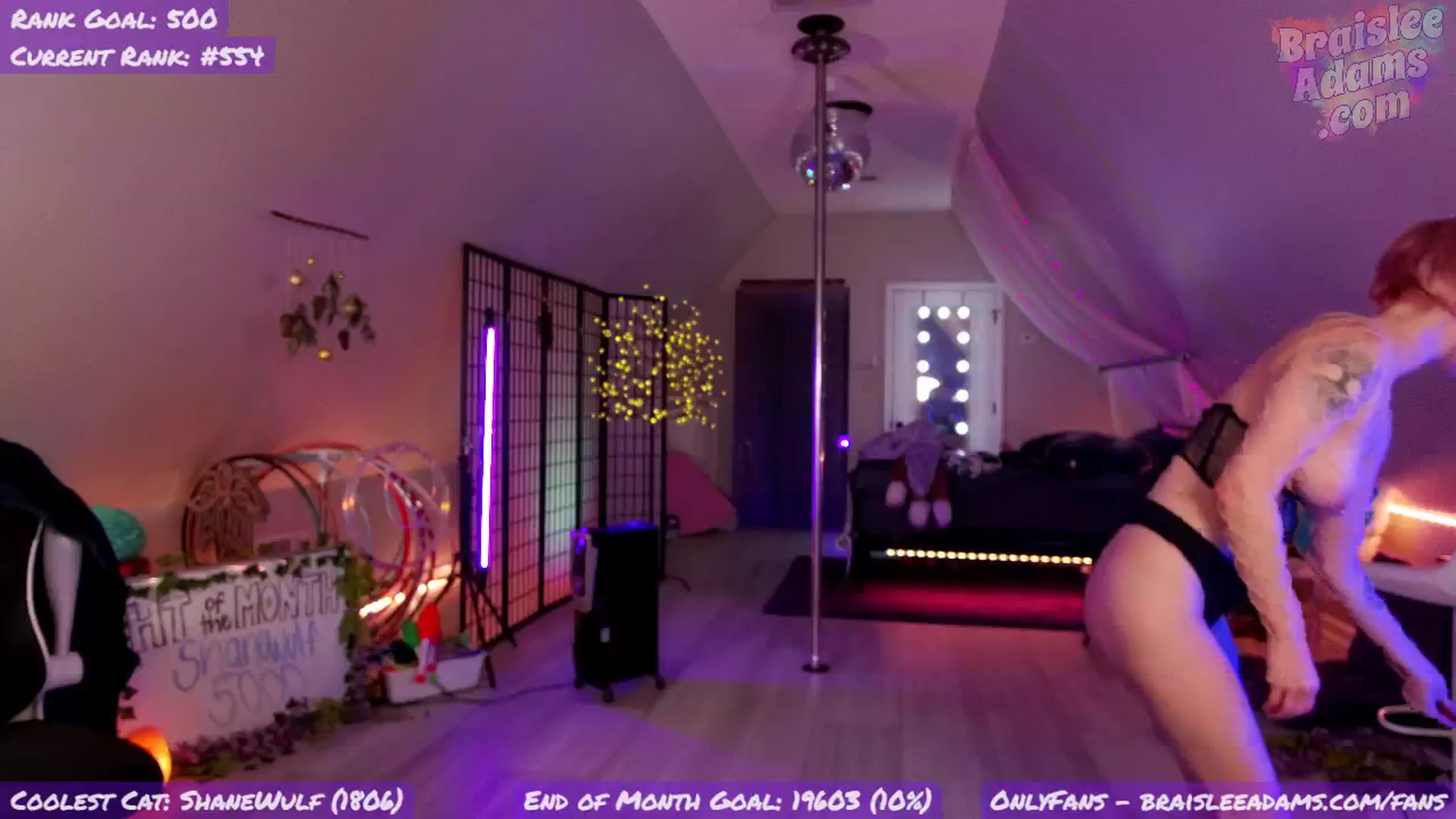 Gallery image thumbnail from BraisleeAdams's myfreecams stream on, 11/27/2024, 06:25 image 8 of 20