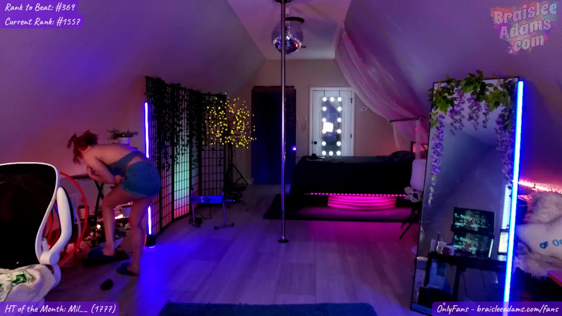 Gallery image thumbnail from BraisleeAdams's myfreecams stream on, 04/14/2025, 24:01 image 2 of 20