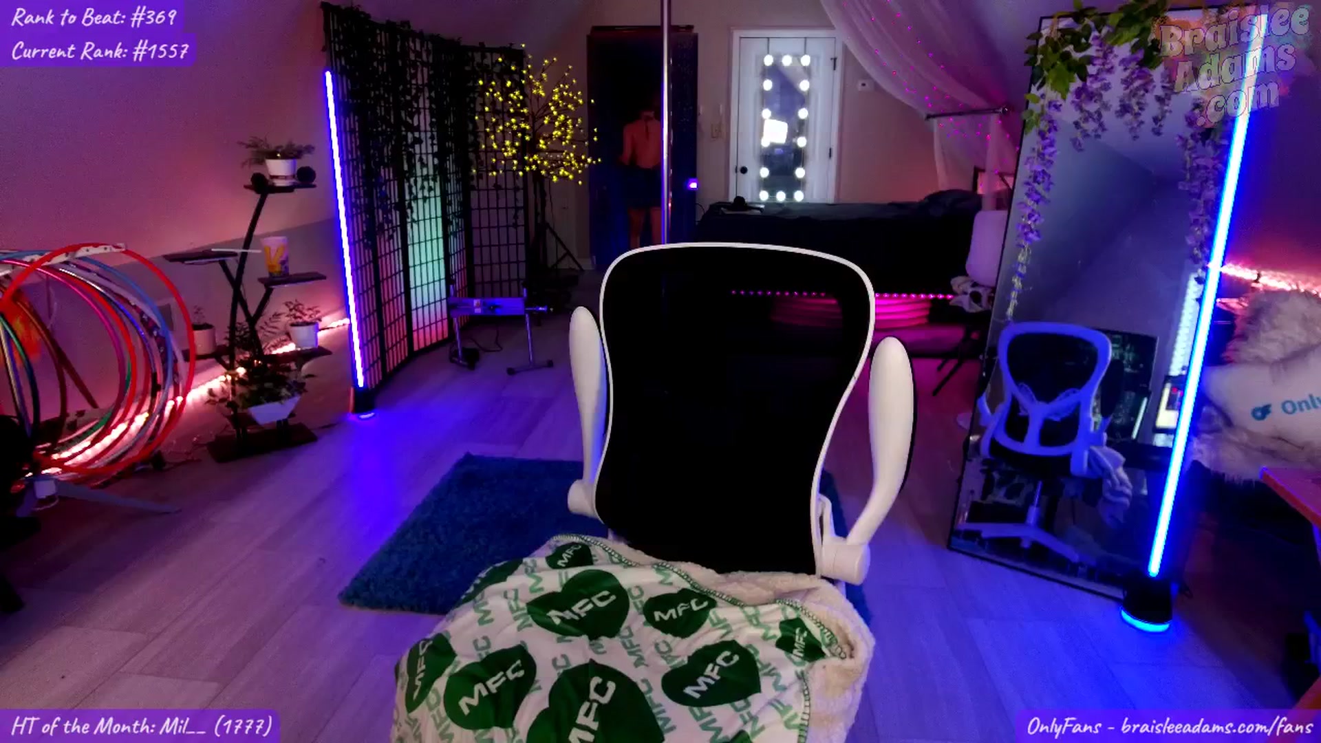 Gallery image thumbnail from BraisleeAdams's myfreecams stream on, 04/14/2025, 24:01 image 7 of 20