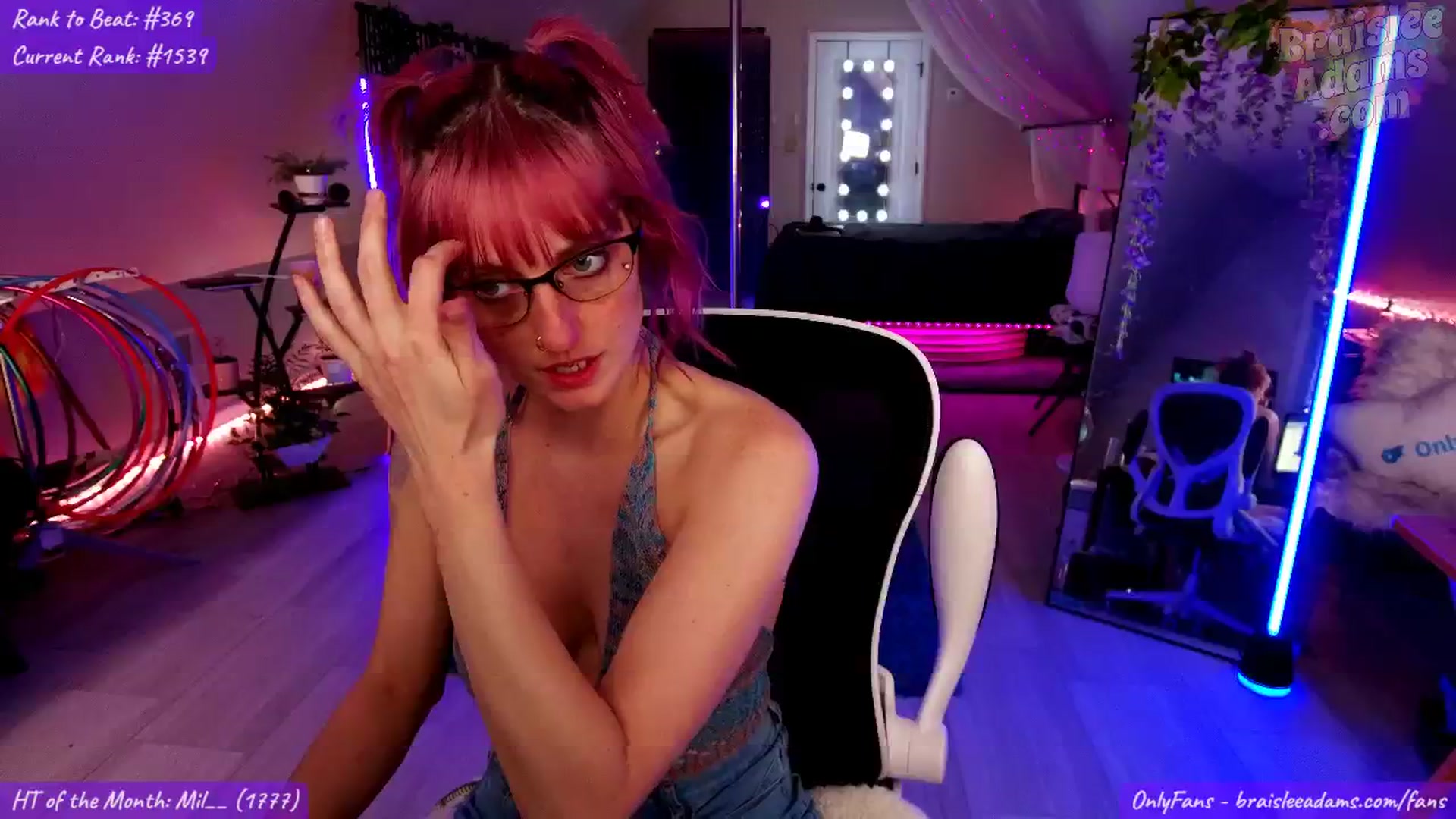 Gallery image thumbnail from BraisleeAdams's myfreecams stream on, 04/14/2025, 02:12 image 7 of 20
