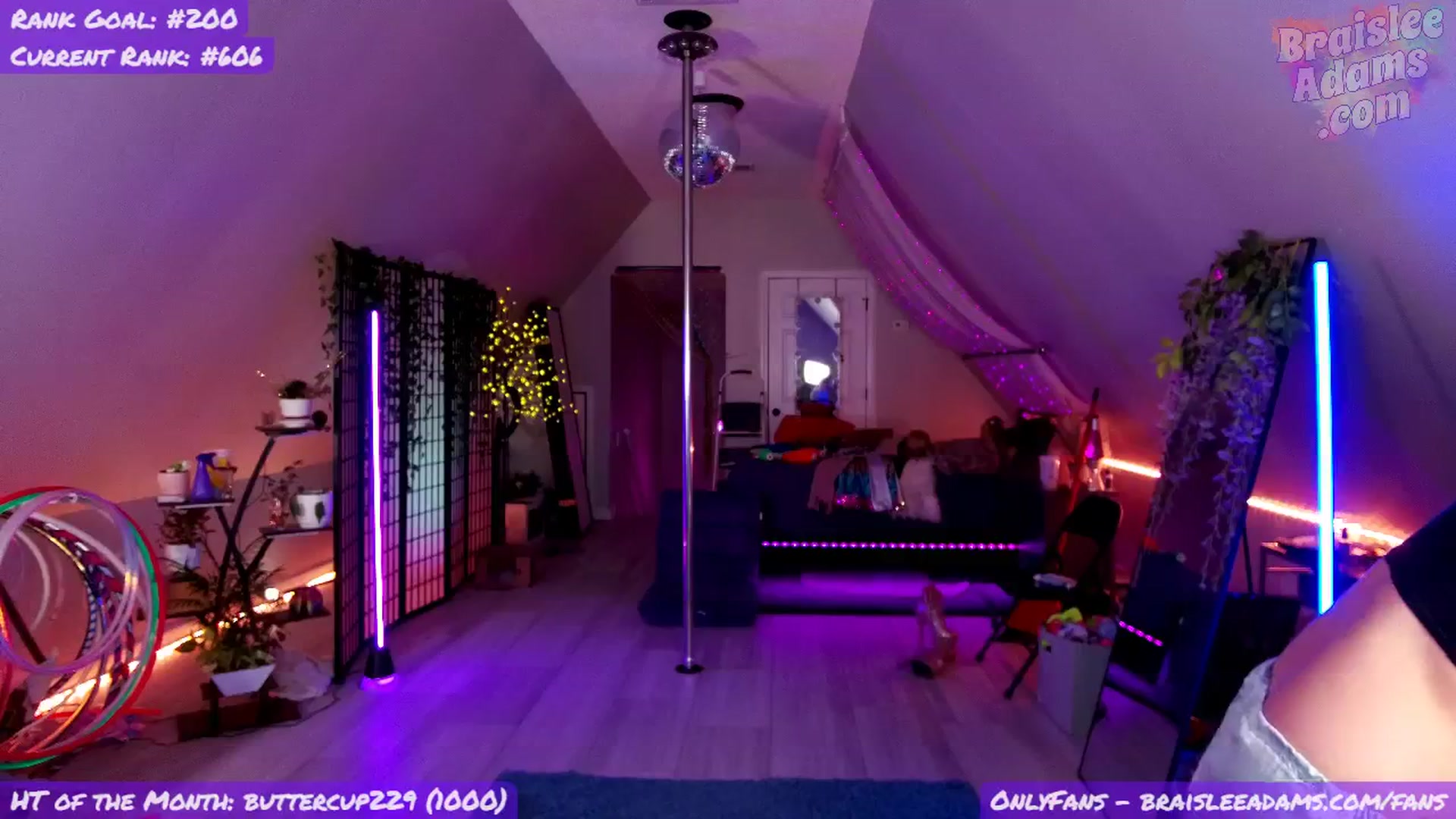 Gallery image thumbnail from BraisleeAdams's myfreecams stream on, 04/29/2026, 02:55 image 4 of 20