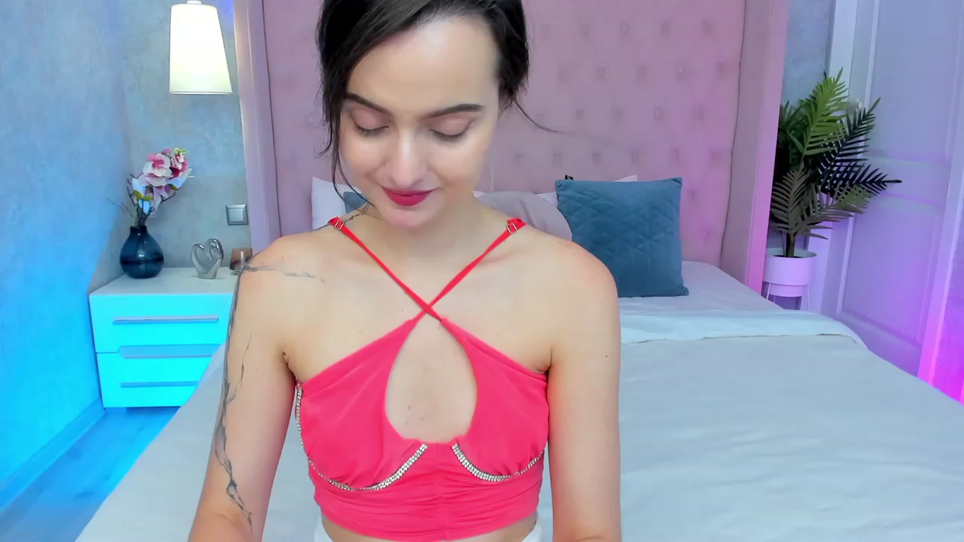 Gallery image thumbnail from Brandi19's myfreecams stream on, 09/18/2023, 22:01 image 9 of 20
