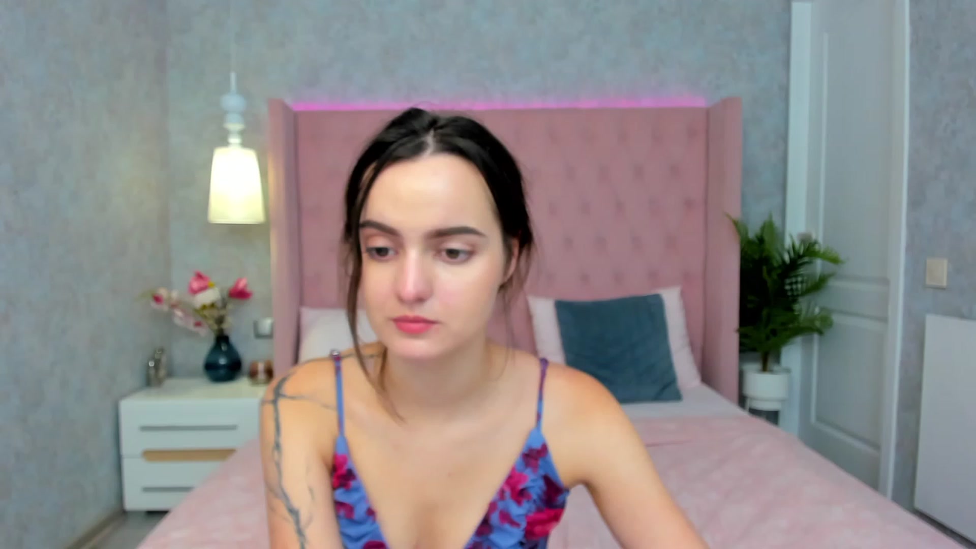 Gallery image thumbnail from BrandiKinz's myfreecams stream on, 09/13/2023, 11:04 image 19 of 20