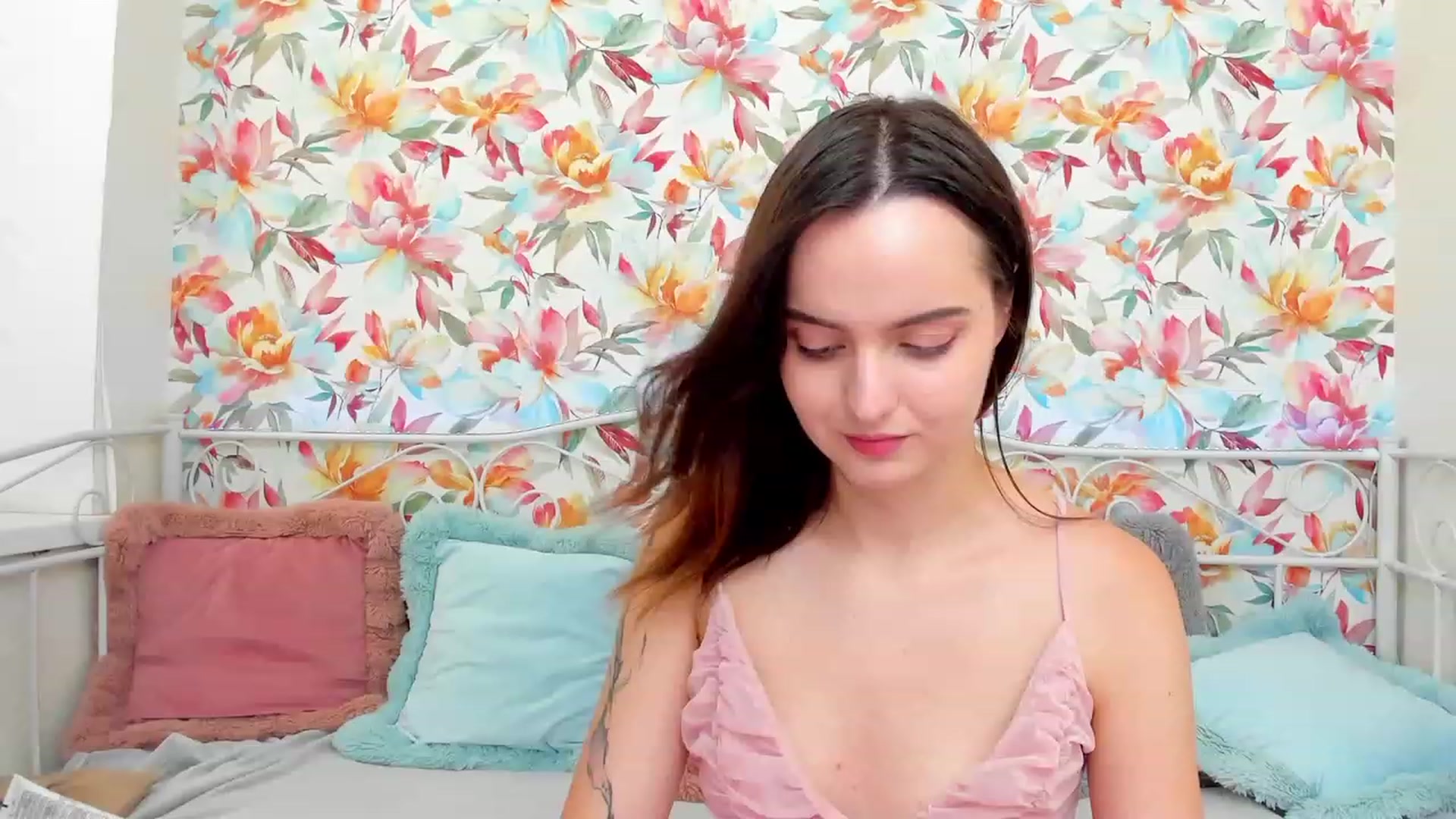 Gallery image thumbnail from BrandiKinz's myfreecams stream on, 09/16/2023, 10:48 image 7 of 20