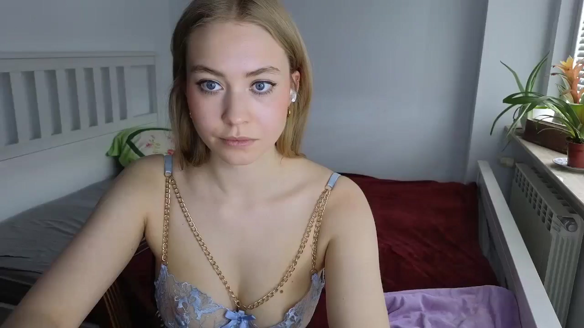 Gallery image thumbnail from BrandyHelga's myfreecams stream on, 05/09/2025, 11:50 image 1 of 20