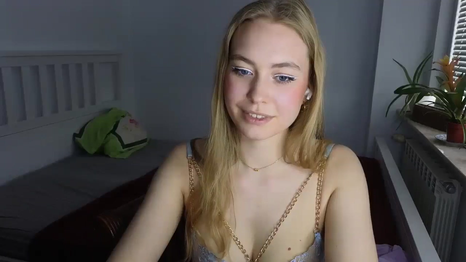 Gallery image thumbnail from BrandyHelga's myfreecams stream on, 05/13/2025, 17:02 image 2 of 20