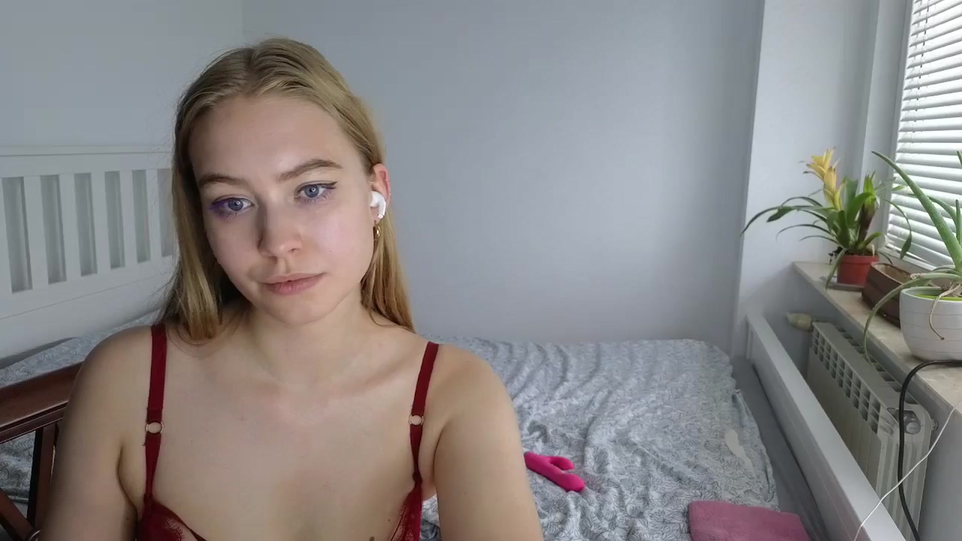 Gallery image thumbnail from BrandyHelga's myfreecams stream on, 07/25/2025, 13:26 image 18 of 20