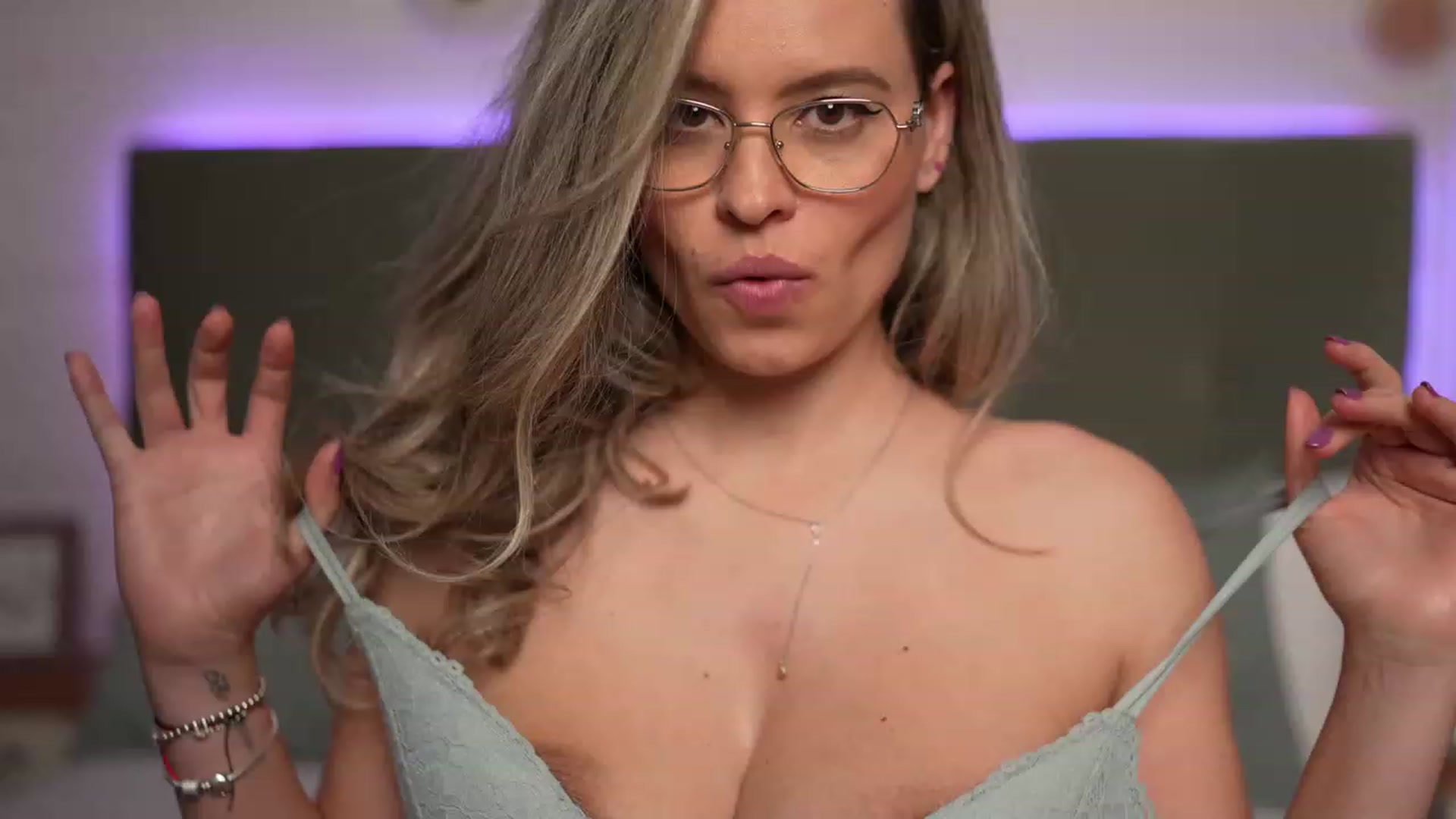 Gallery image thumbnail from BrandyWhite's myfreecams stream on, 02/16/2023, 10:35 image 5 of 20