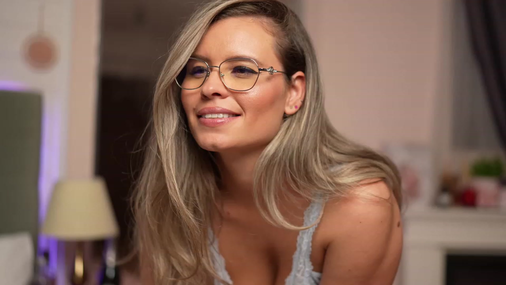 Gallery image thumbnail from BrandyWhite's myfreecams stream on, 08/20/2023, 08:19 image 13 of 20