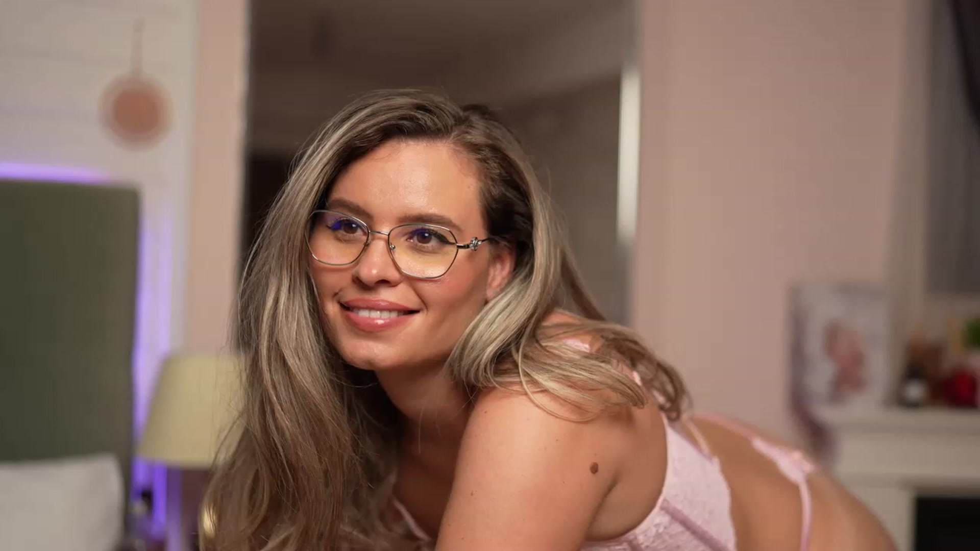 Gallery image thumbnail from BrandyWhite's myfreecams stream on, 08/21/2023, 09:02 image 17 of 20