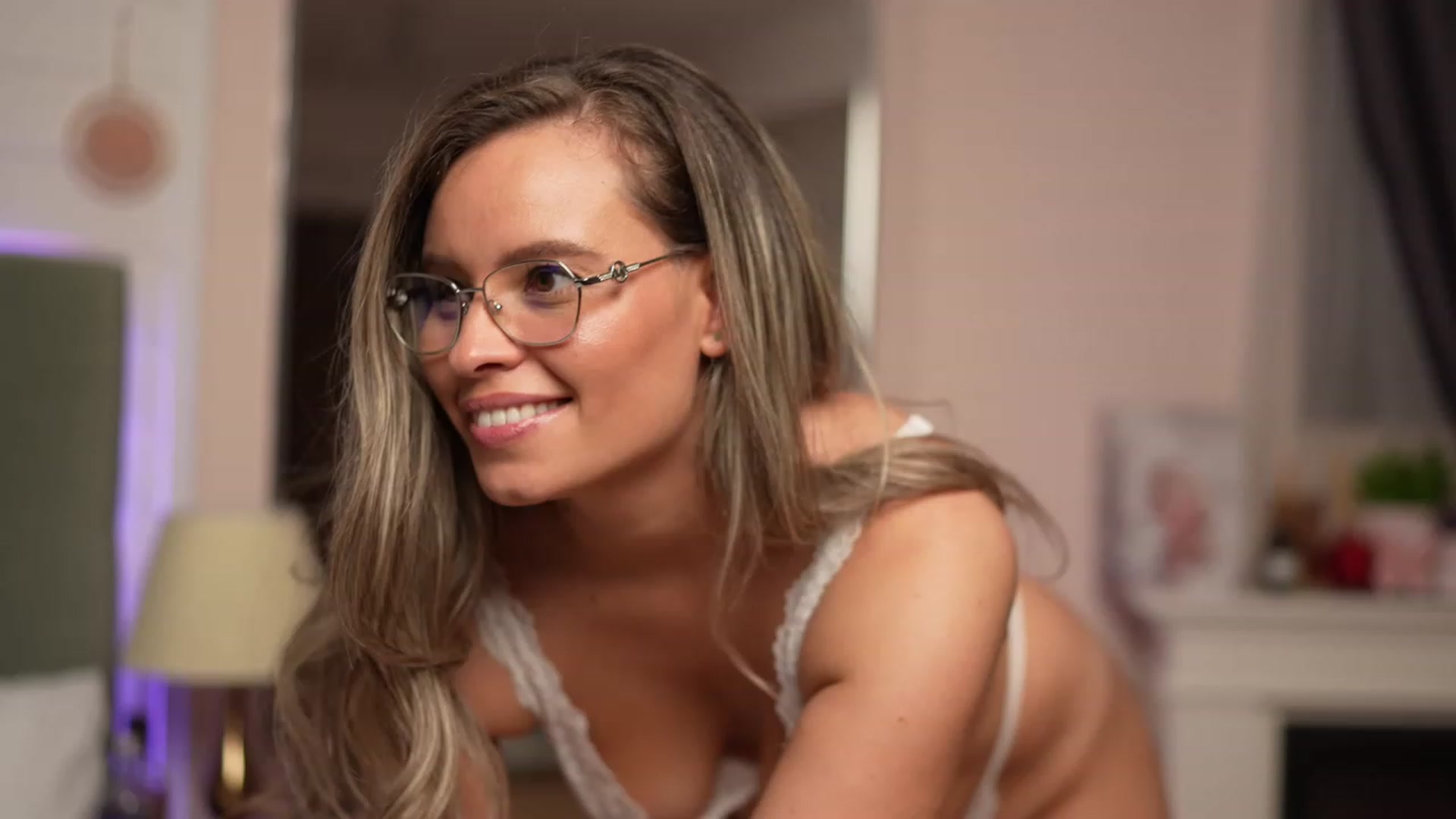 Gallery image thumbnail from BrandyWhite's myfreecams stream on, 08/27/2023, 06:40 image 5 of 20