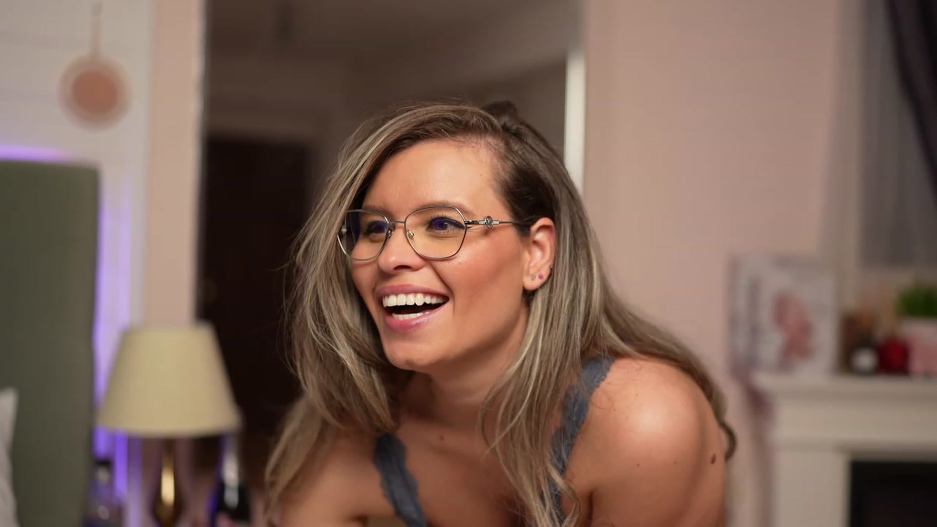 Gallery image thumbnail from BrandyWhite's myfreecams stream on, 09/18/2023, 07:22 image 9 of 20