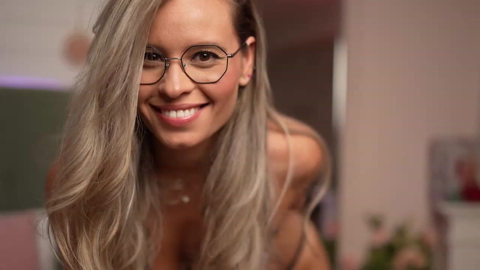 Gallery image thumbnail from BrandyWhite's myfreecams stream on, 01/31/2024, 06:02 image 1 of 20
