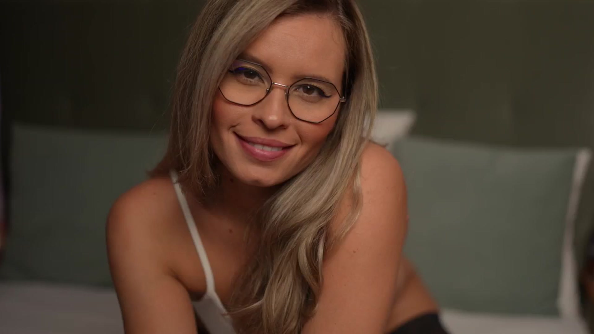 Gallery image thumbnail from BrandyWhite's myfreecams stream on, 02/19/2024, 08:58 image 4 of 20