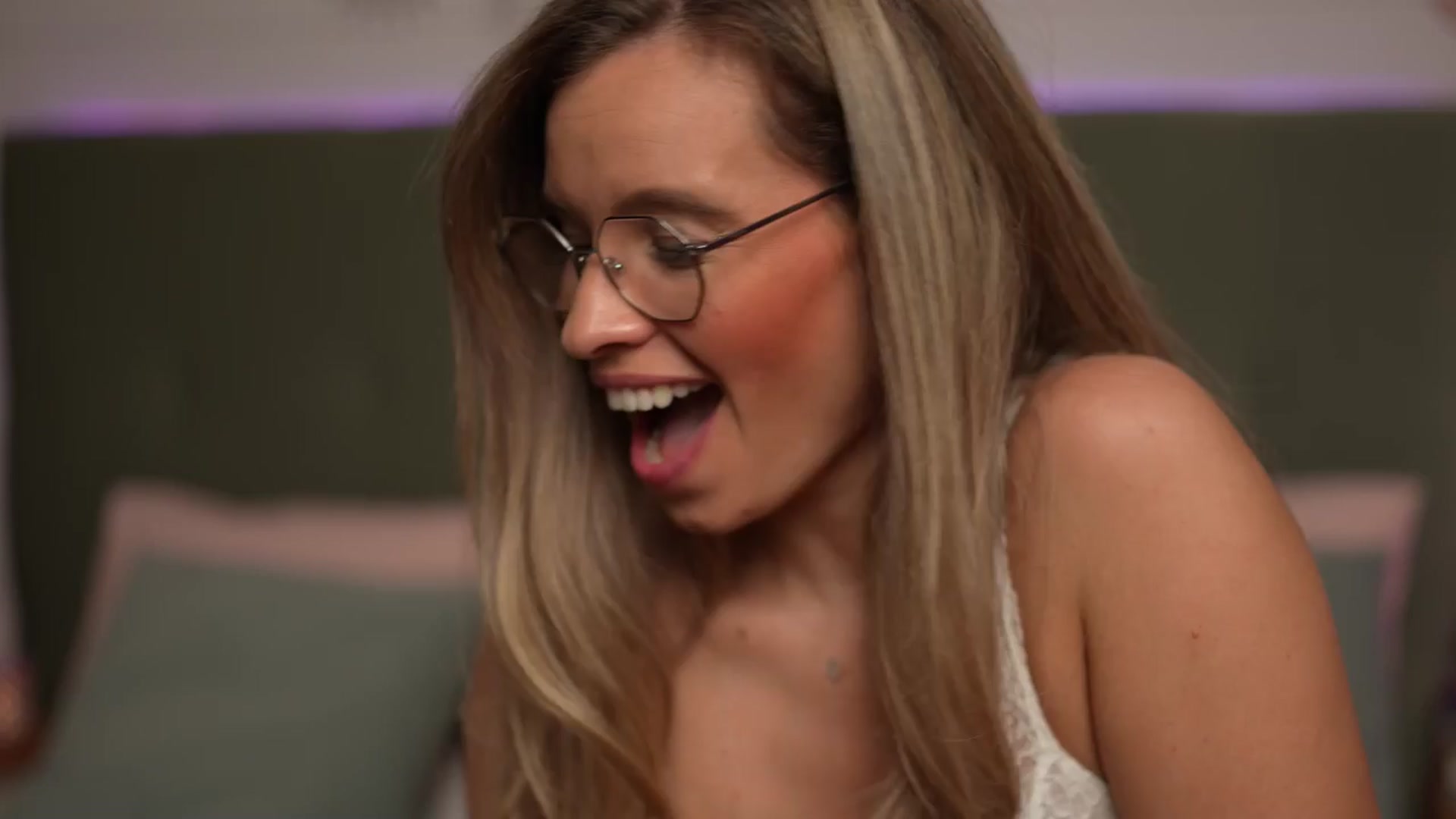 Gallery image thumbnail from BrandyWhite's myfreecams stream on, 03/23/2024, 08:19 image 6 of 20