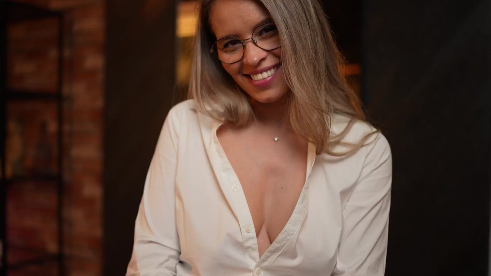 Gallery image thumbnail from BrandyWhite's myfreecams stream on, 05/14/2024, 05:22 image 16 of 20