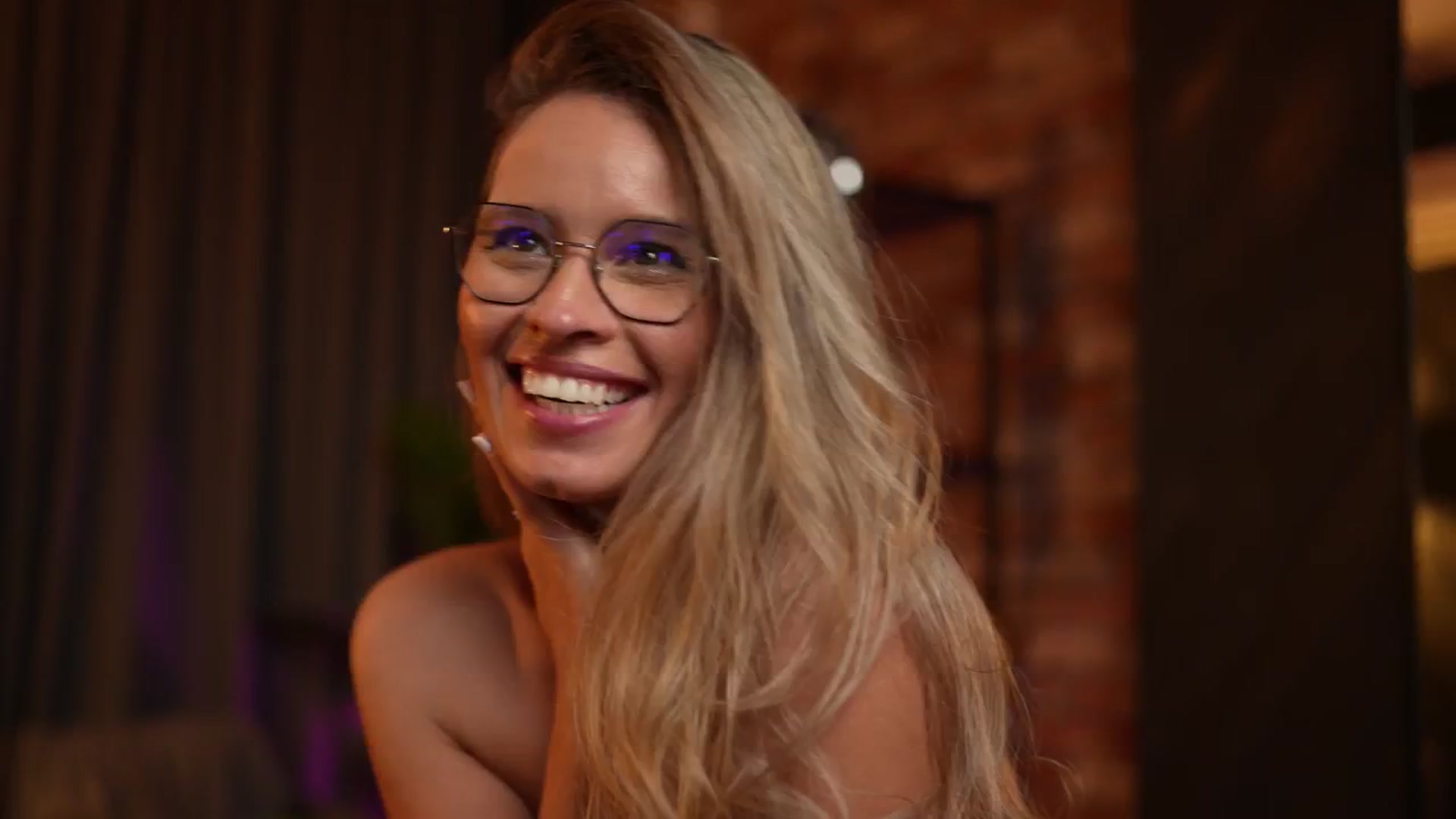 Gallery image thumbnail from BrandyWhite's myfreecams stream on, 06/27/2024, 09:32 image 4 of 20