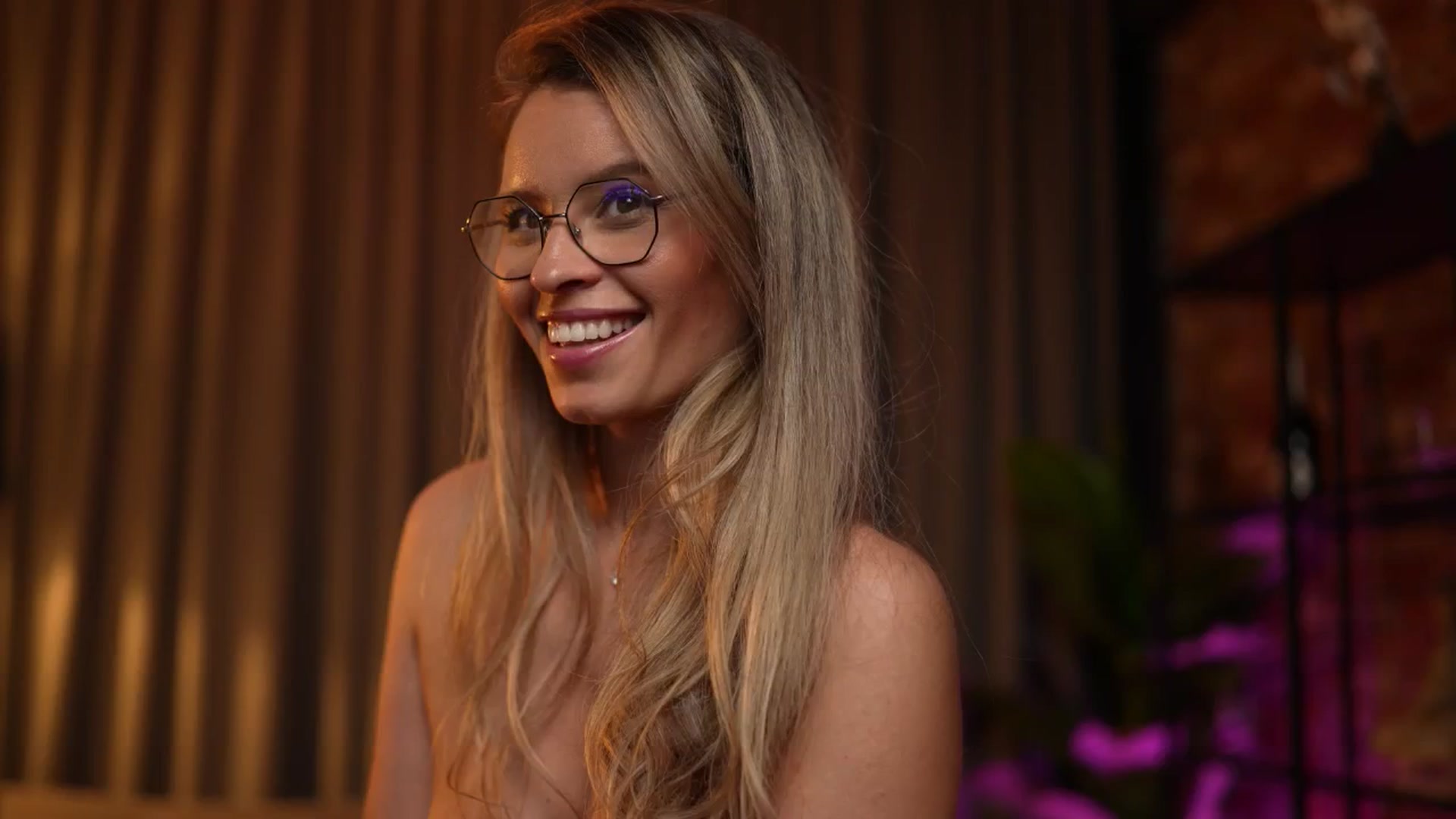 Gallery image thumbnail from BrandyWhite's myfreecams stream on, 07/14/2024, 10:47 image 9 of 20