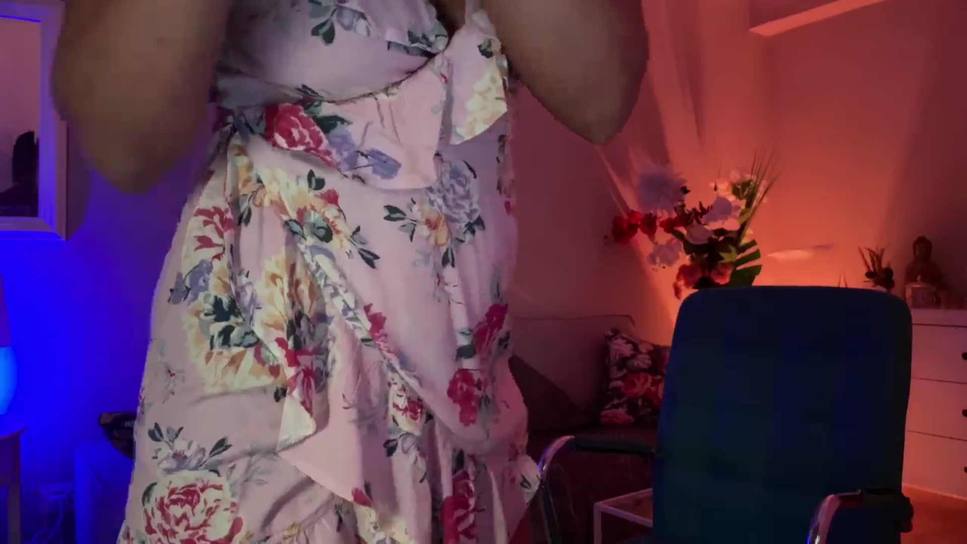 Gallery image thumbnail from BrandyWhite's myfreecams stream on, 08/08/2024, 05:02 image 15 of 20