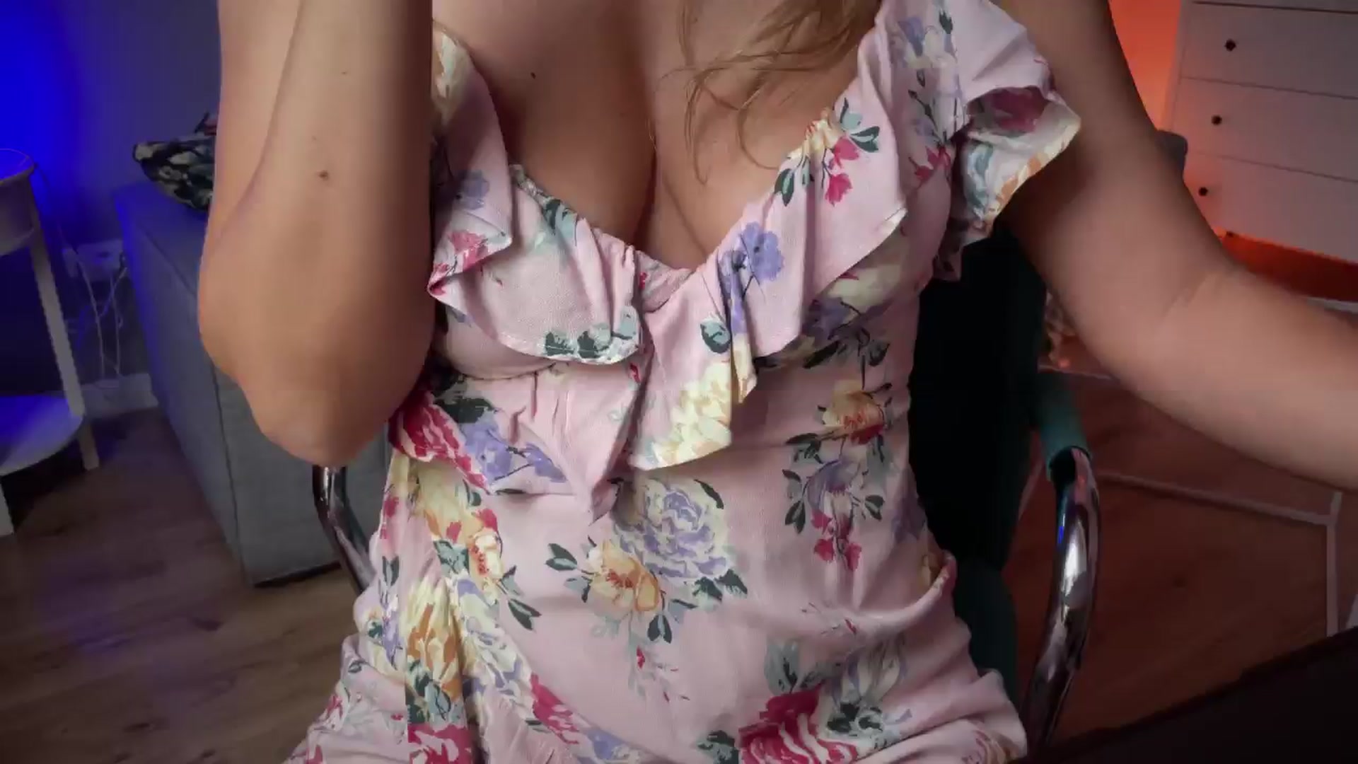Gallery image thumbnail from BrandyWhite's myfreecams stream on, 08/08/2024, 06:05 image 12 of 20