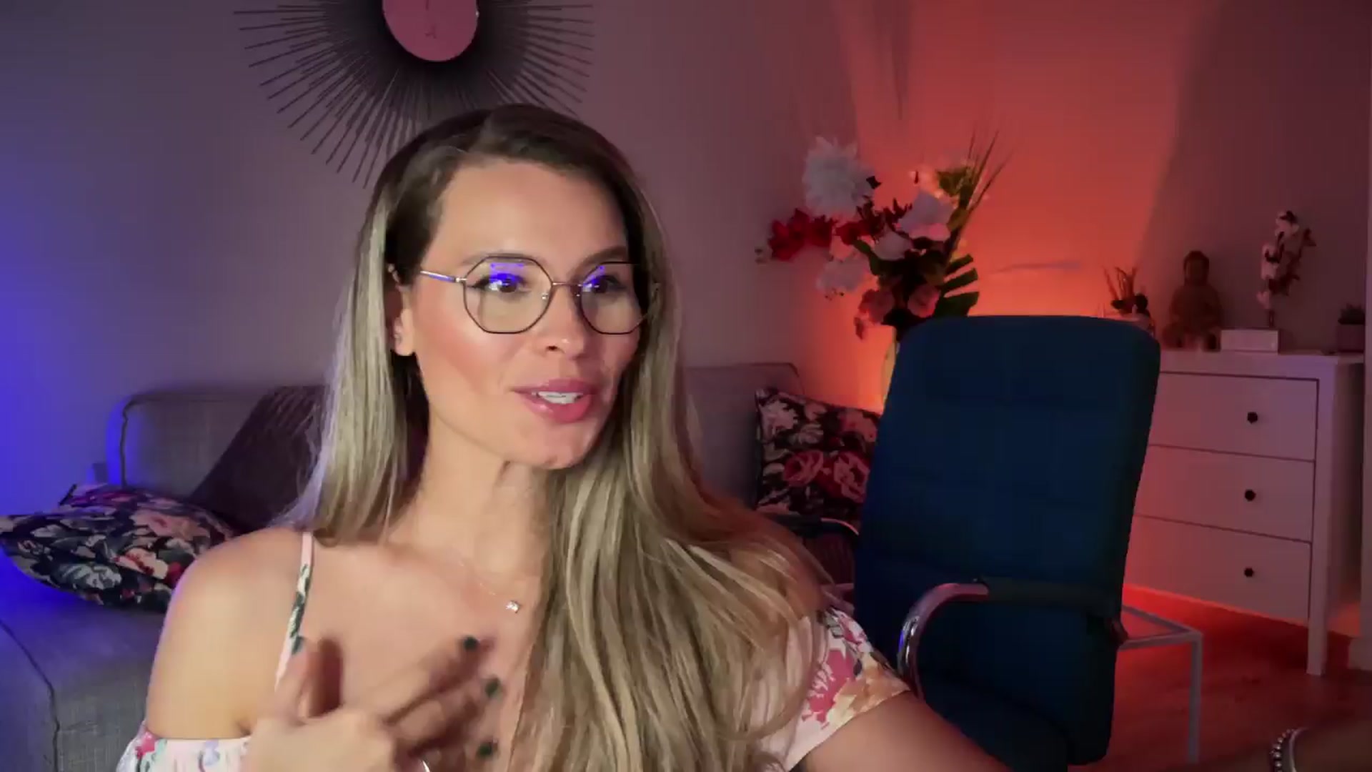 Gallery image thumbnail from BrandyWhite's myfreecams stream on, 08/08/2024, 09:59 image 5 of 20