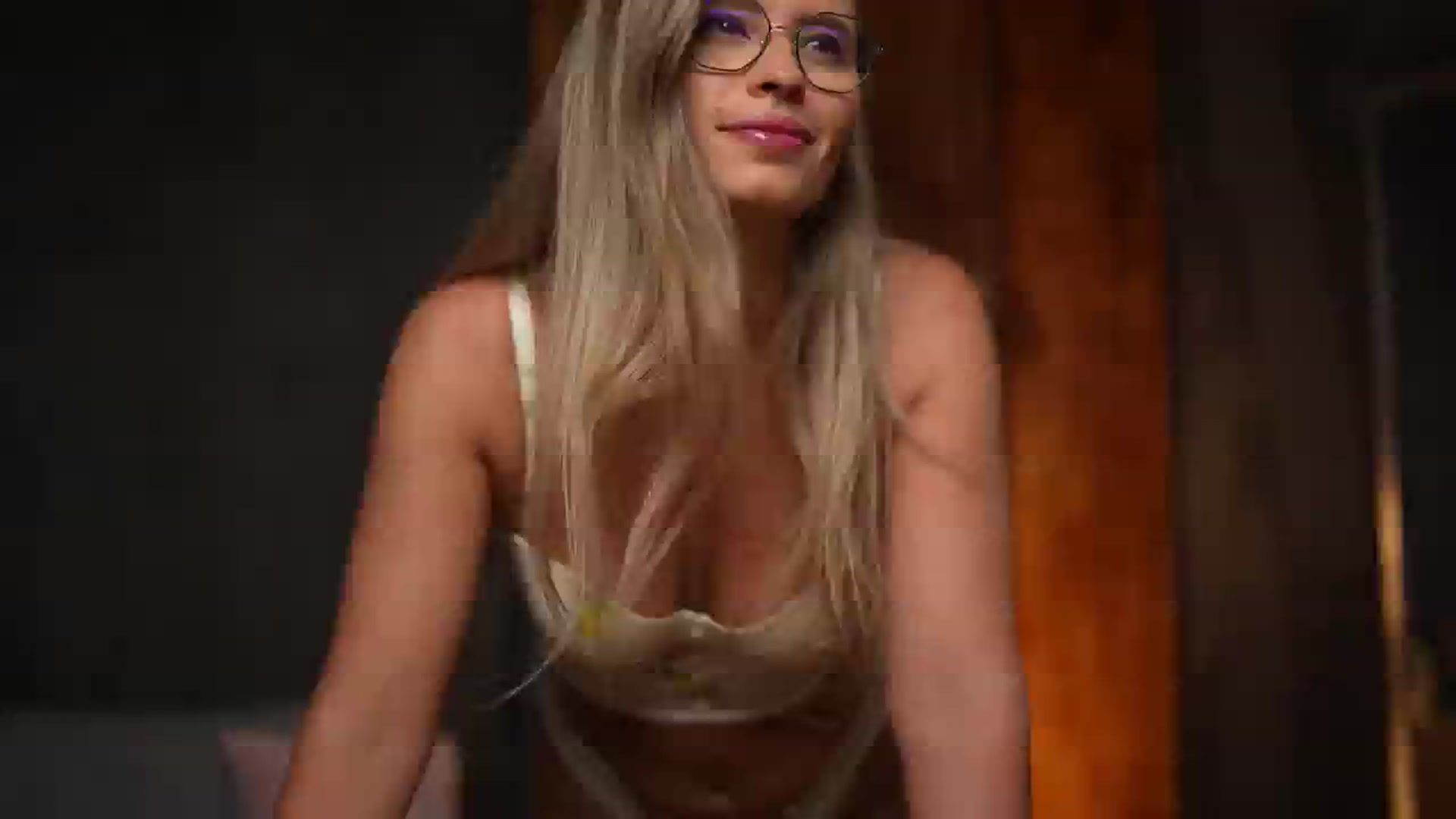 Gallery image thumbnail from BrandyWhite's myfreecams stream on, 09/12/2024, 09:16 image 17 of 20