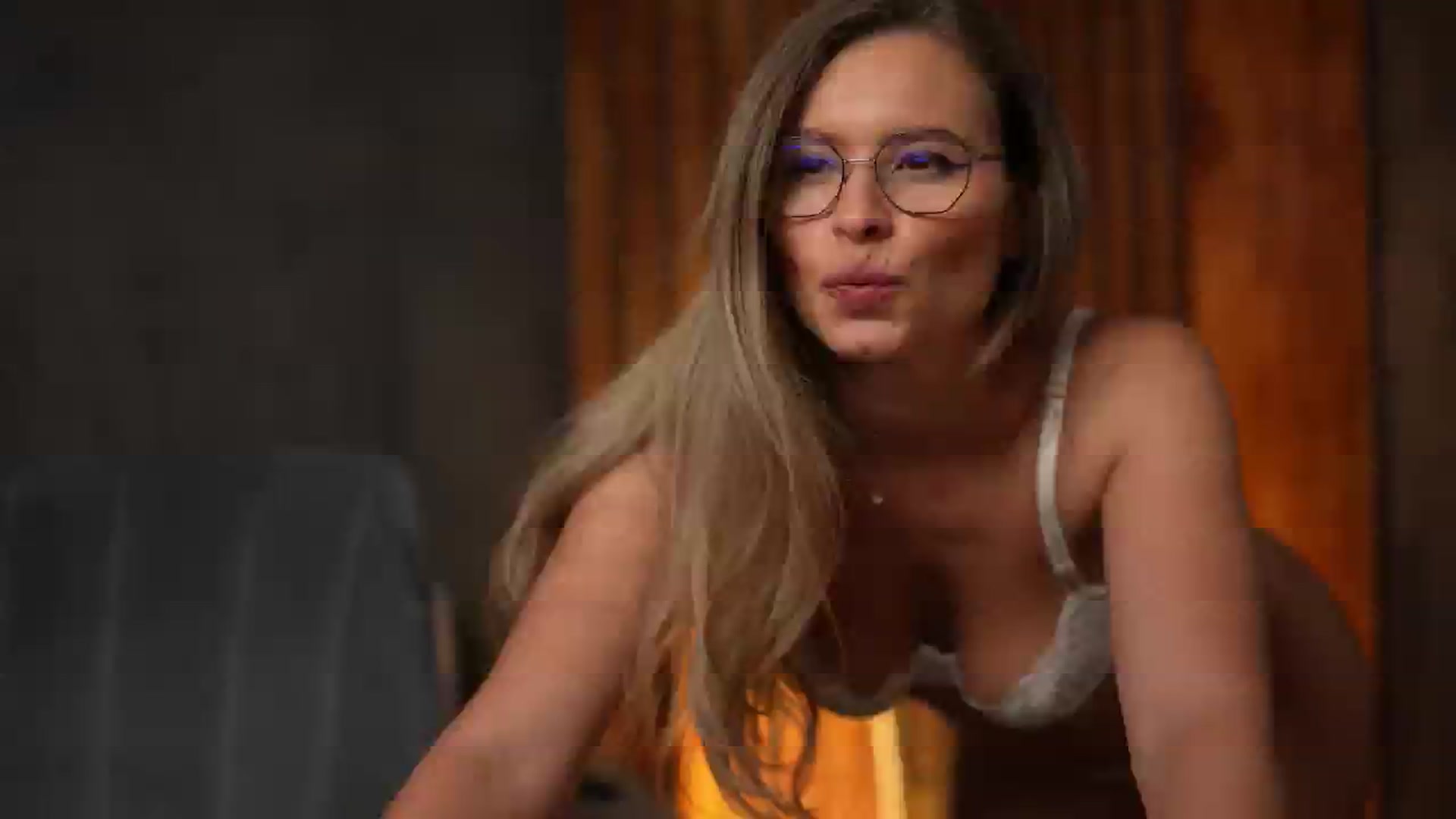 Gallery image thumbnail from BrandyWhite's myfreecams stream on, 10/06/2024, 09:11 image 4 of 20