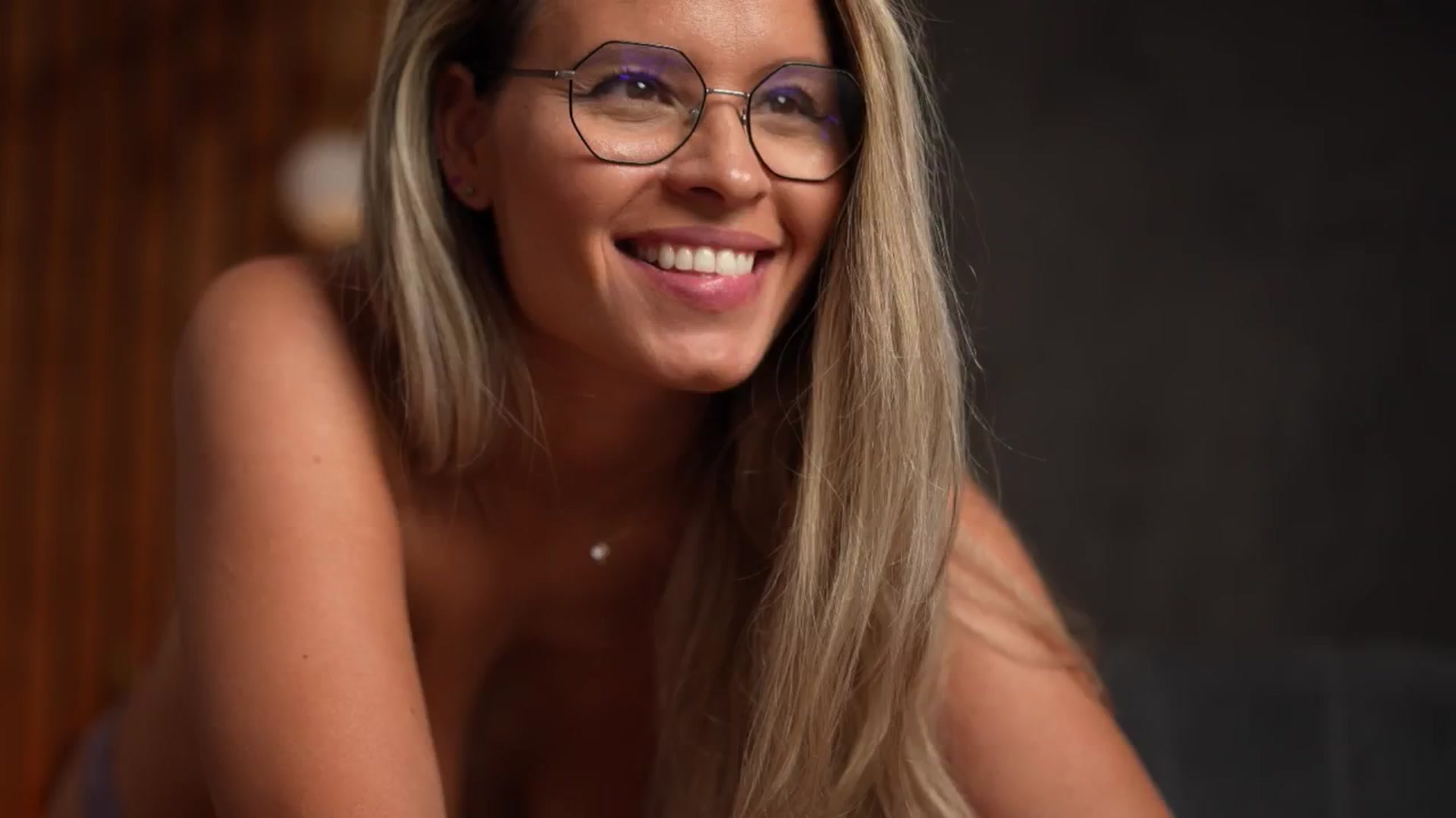 Gallery image thumbnail from BrandyWhite's myfreecams stream on, 01/19/2025, 08:23 image 11 of 20