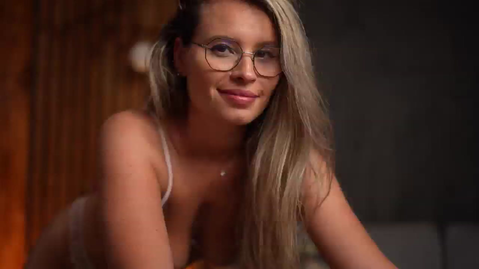 Gallery image thumbnail from BrandyWhite's myfreecams stream on, 01/20/2025, 09:53 image 2 of 20