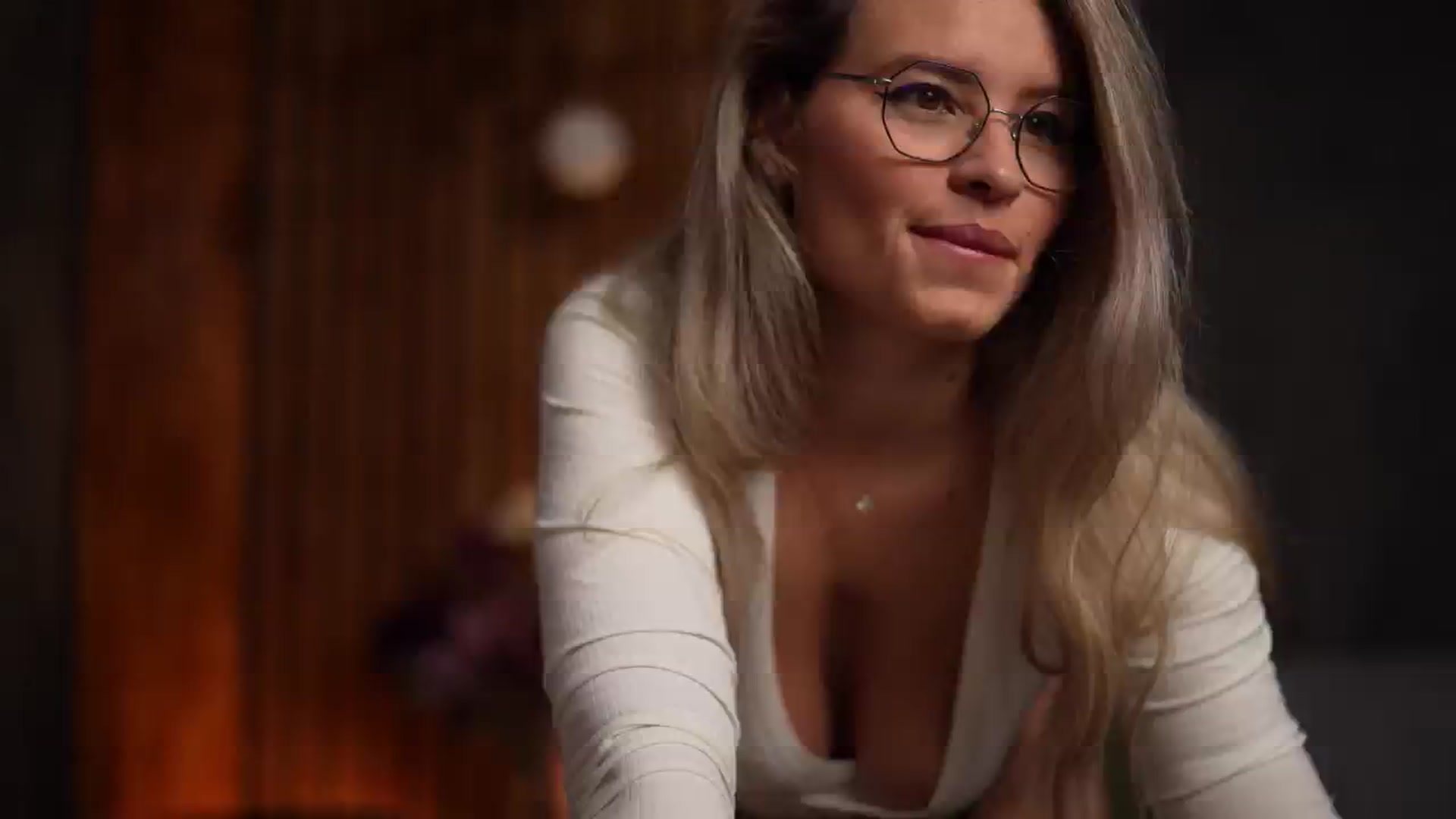 Gallery image thumbnail from BrandyWhite's myfreecams stream on, 03/03/2025, 04:57 image 12 of 20