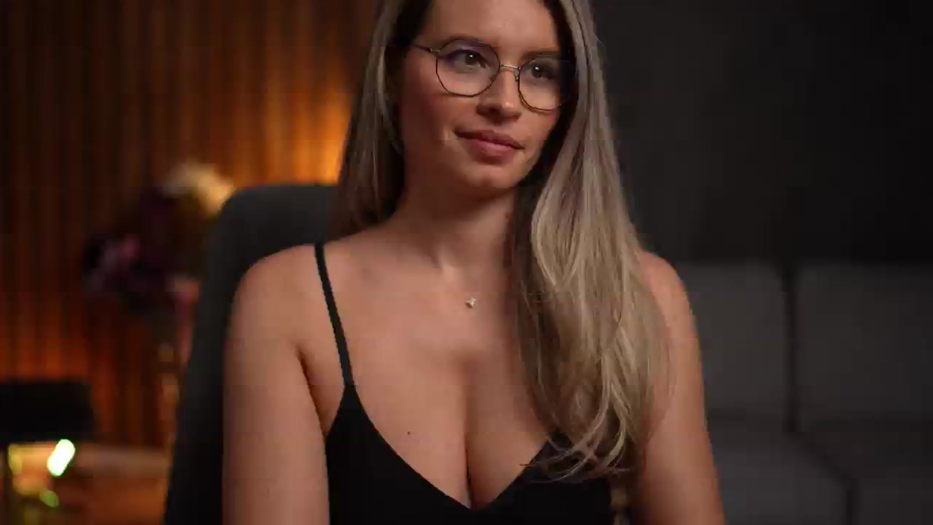 Gallery image thumbnail from BrandyWhite's myfreecams stream on, 03/04/2025, 09:28 image 4 of 20