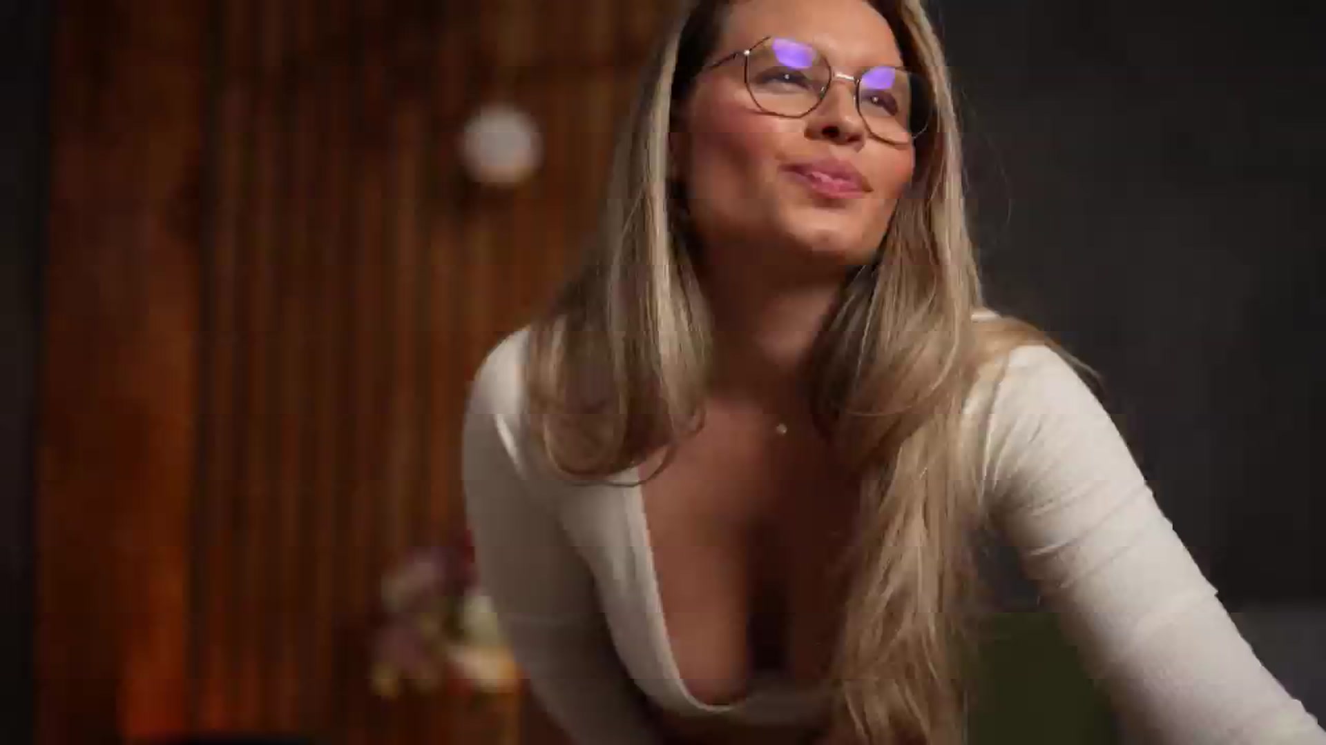 Gallery image thumbnail from BrandyWhite's myfreecams stream on, 04/29/2025, 07:37 image 7 of 20