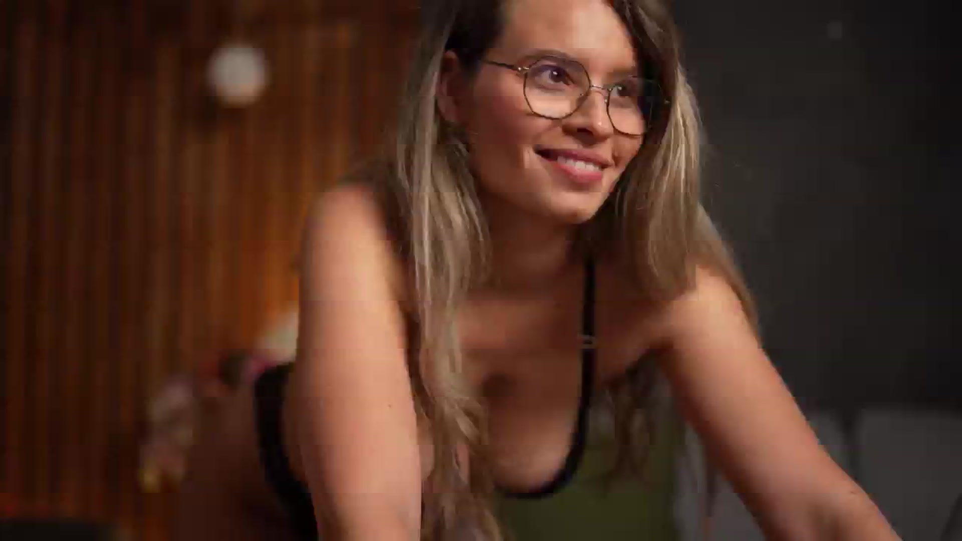 Gallery image thumbnail from BrandyWhite's myfreecams stream on, 08/10/2025, 06:42 image 17 of 20
