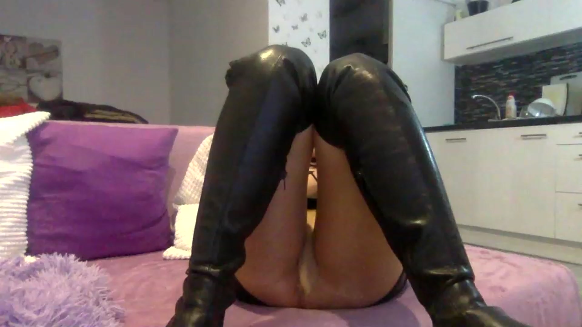 Gallery image thumbnail from Brandybella's myfreecams stream on, 11/24/2022, 18:31 image 4 of 20