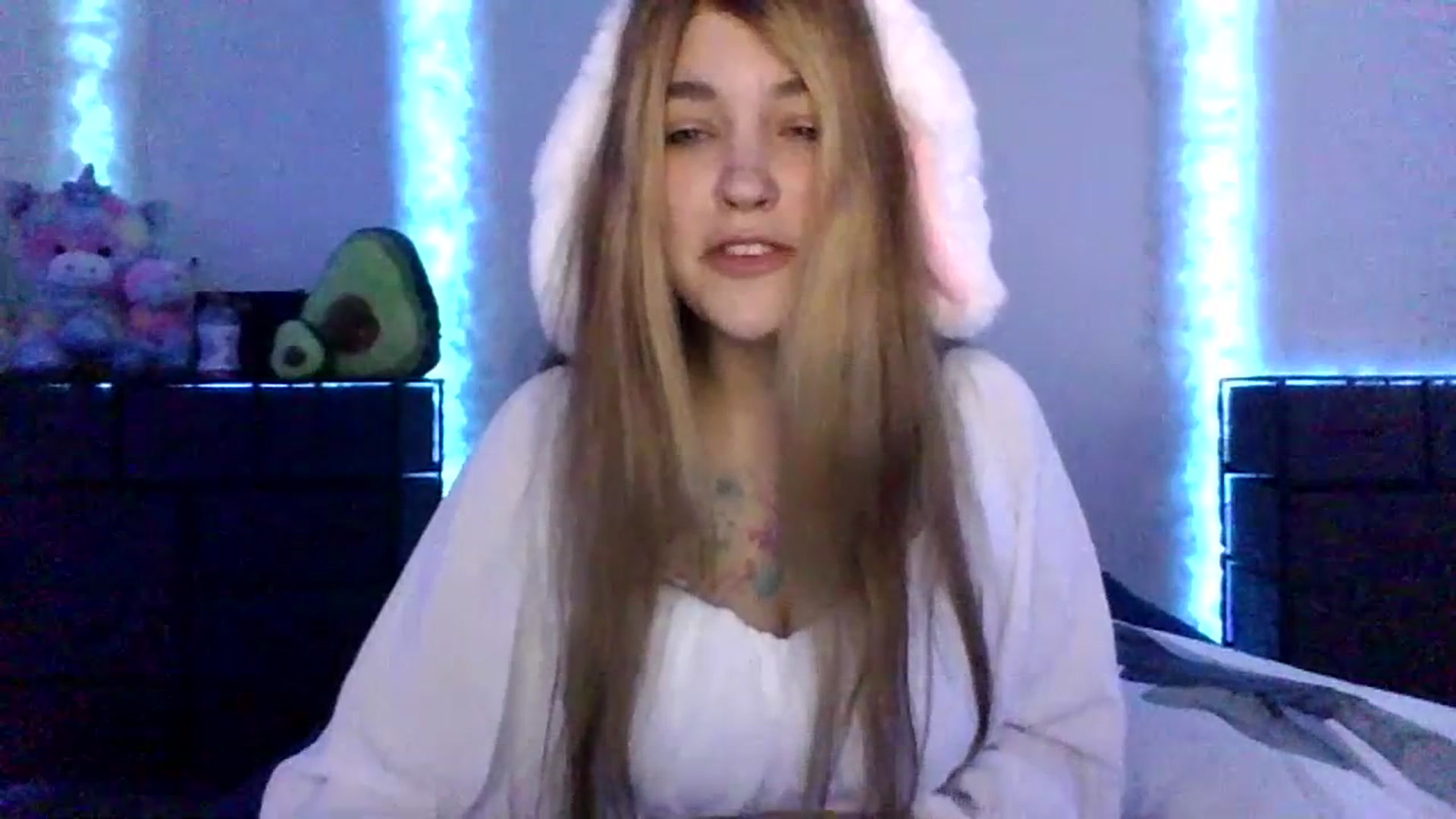 Gallery image thumbnail from BratSnack's myfreecams stream on, 07/13/2023, 16:52 image 2 of 20