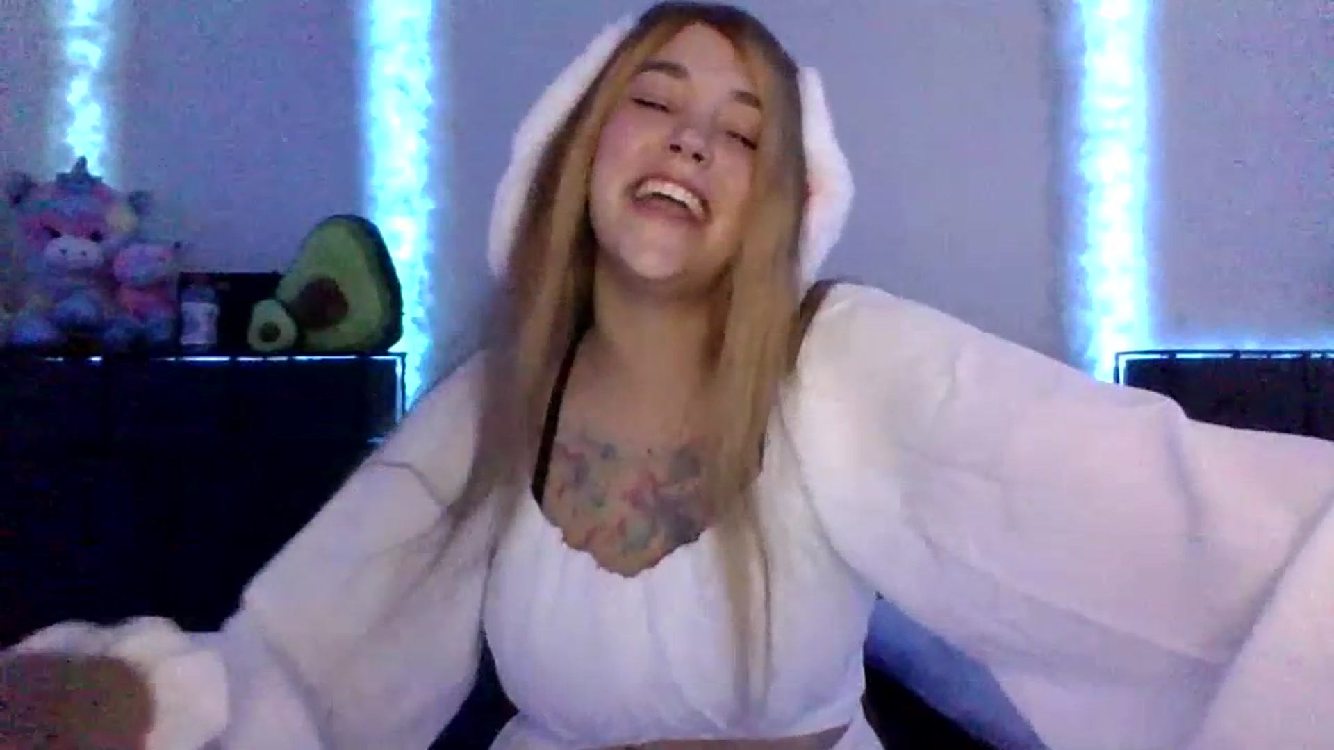 Gallery image thumbnail from BratSnack's myfreecams stream on, 07/13/2023, 16:52 image 6 of 20