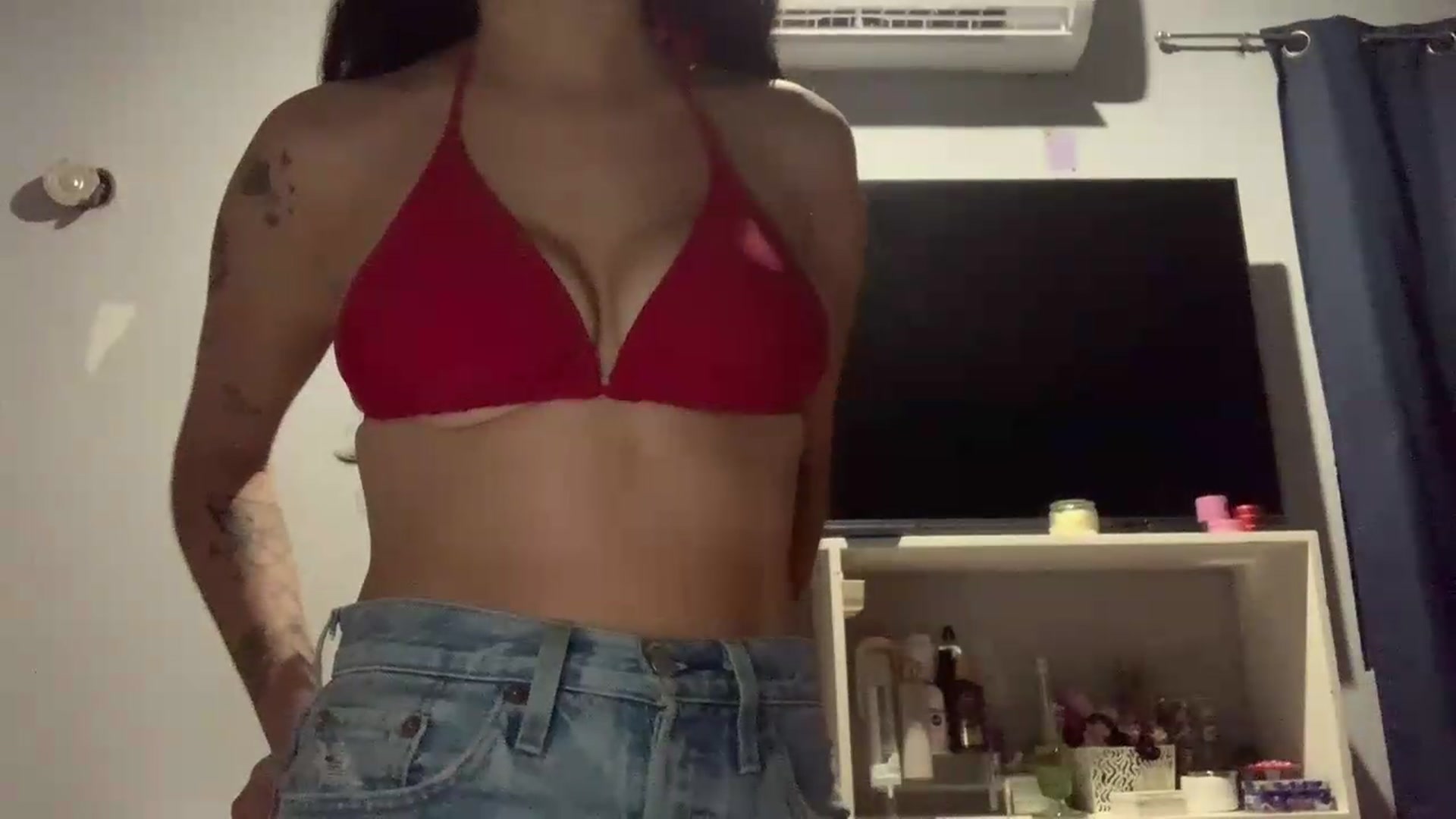 Gallery image thumbnail from Brattiputty's myfreecams stream on, 09/02/2026, 02:19 image 4 of 20